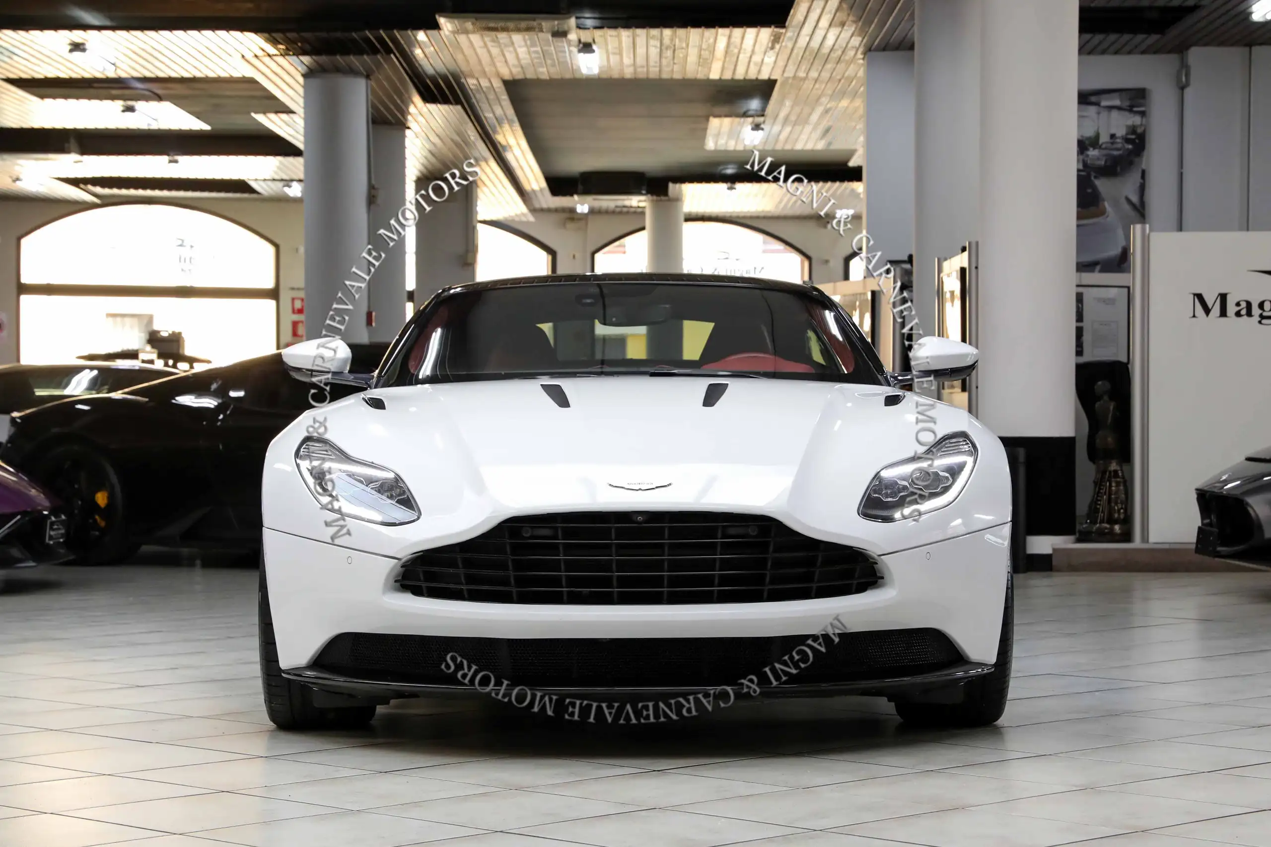 Aston Martin - DB