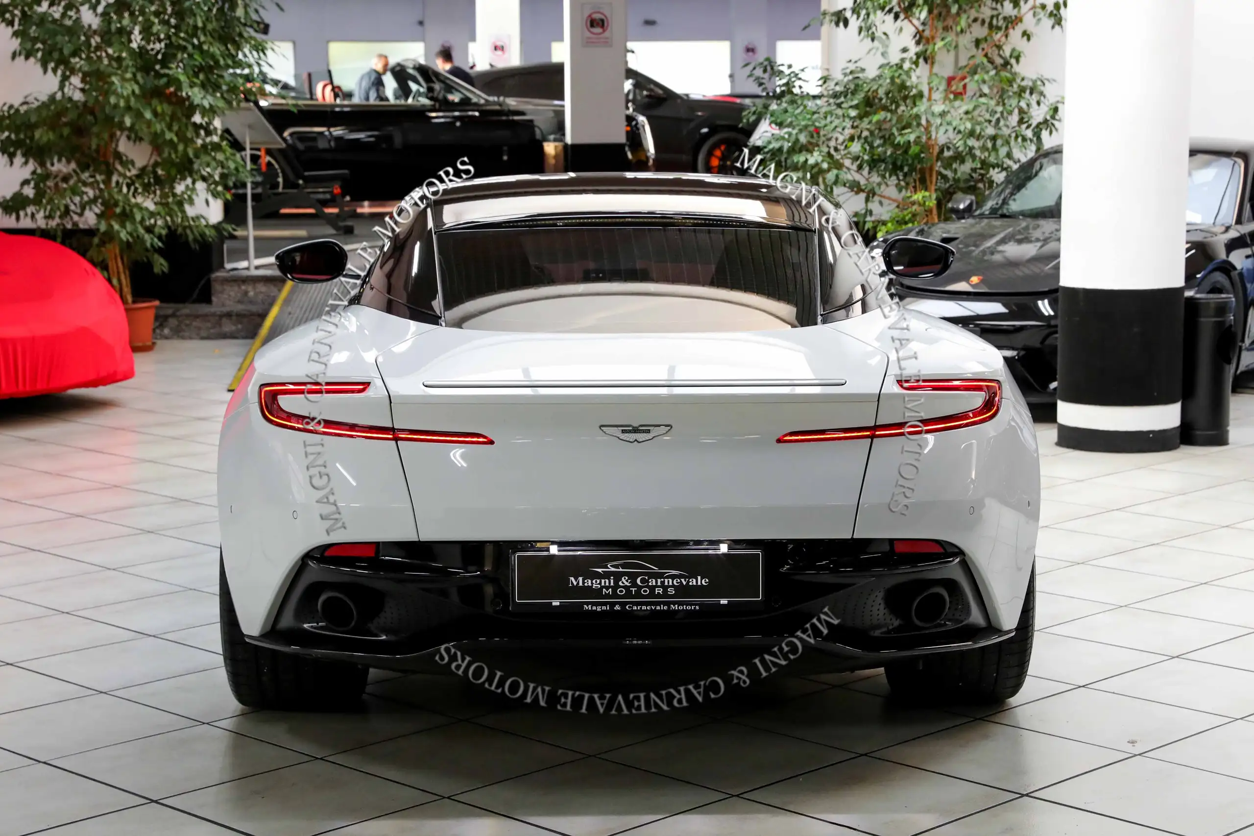 Aston Martin - DB