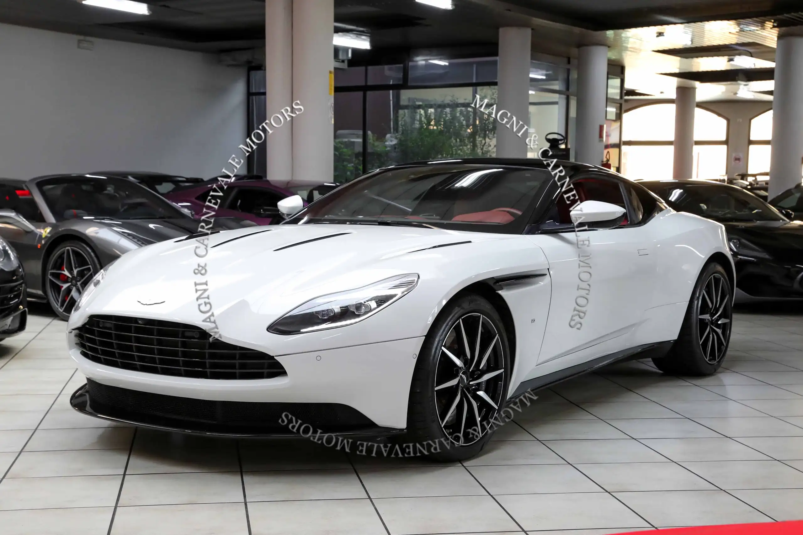 Aston Martin - DB