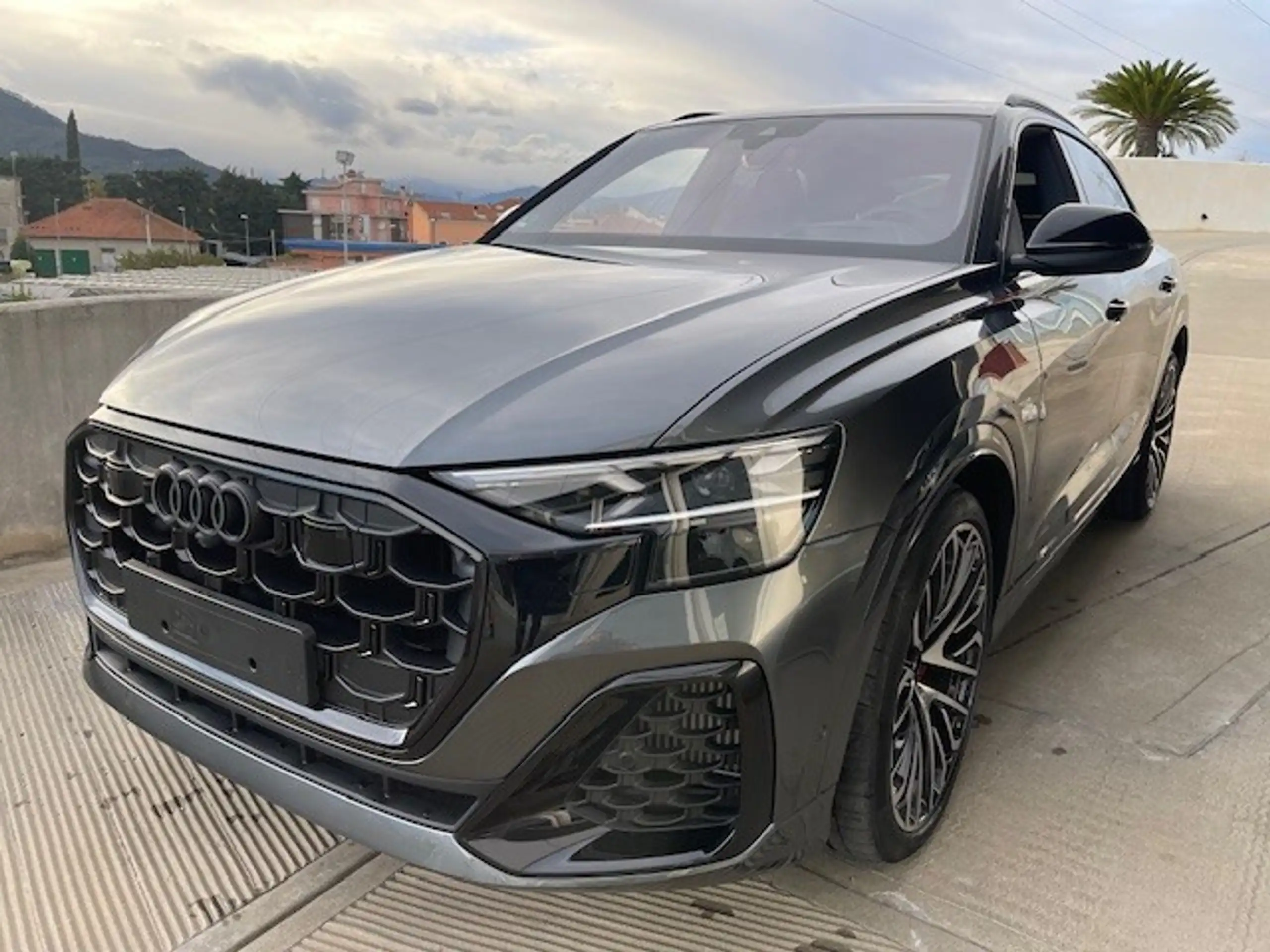 Audi SQ8 2024