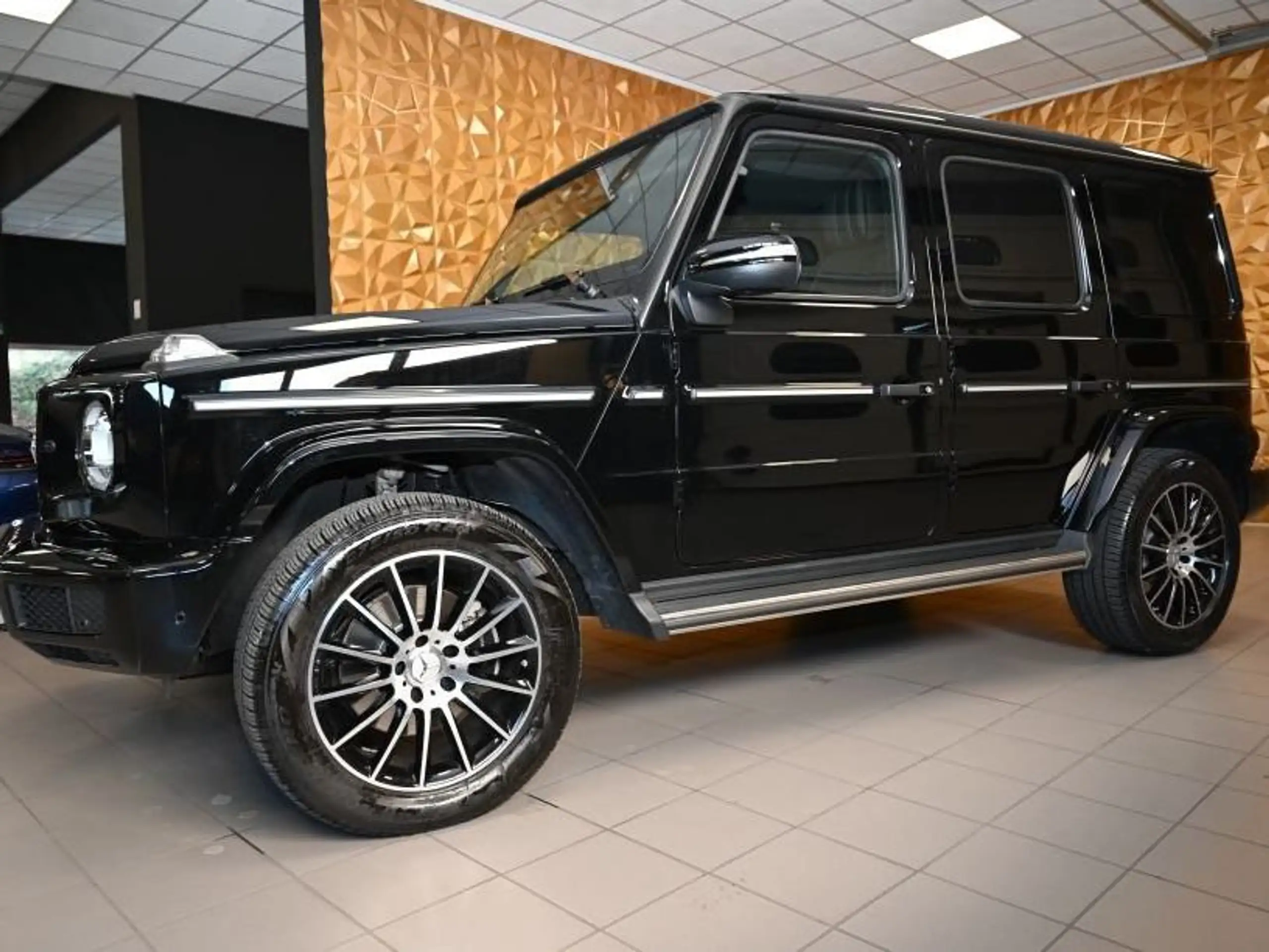 Mercedes-Benz - G 350