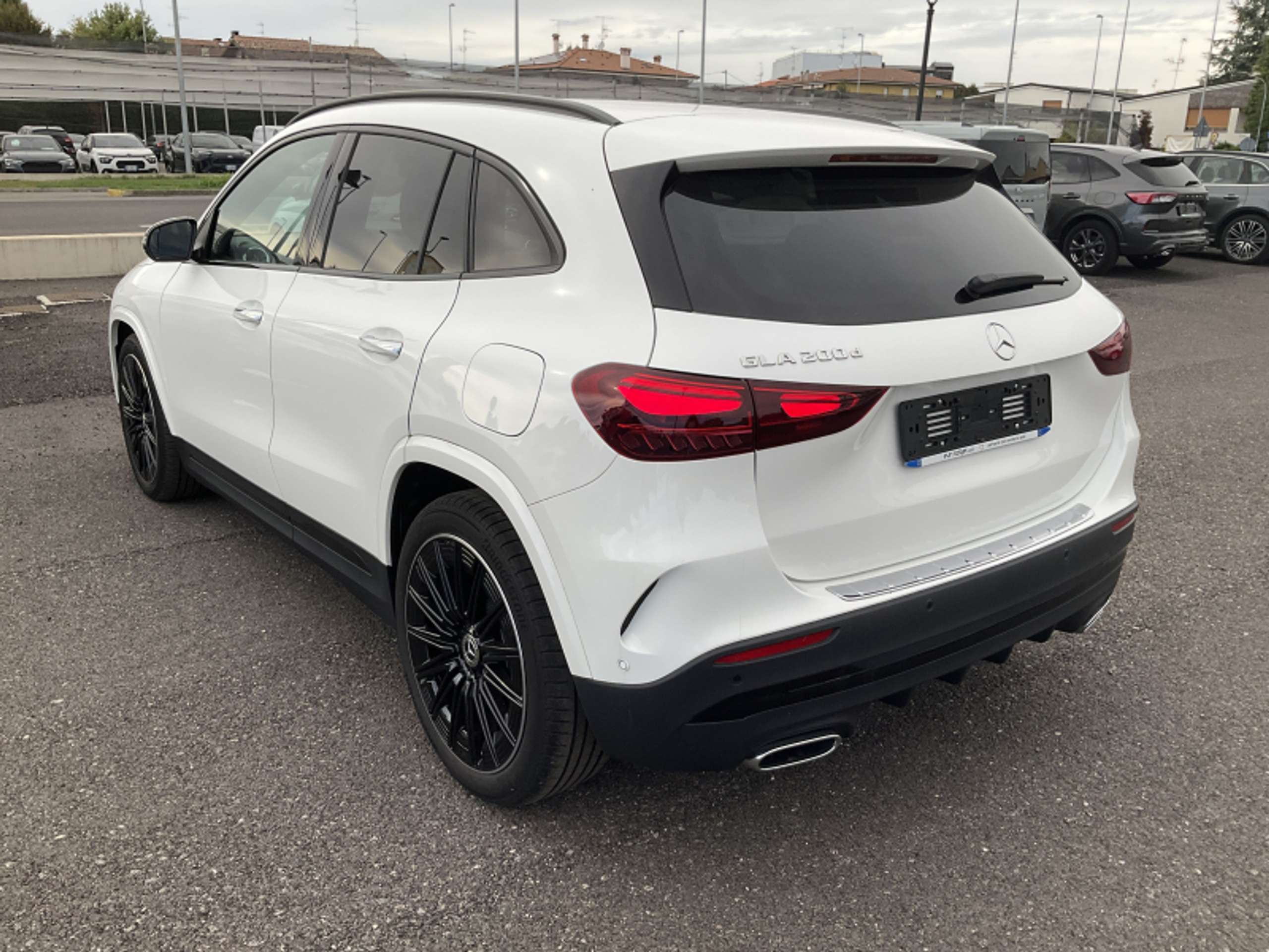 Mercedes-Benz - GLA 200