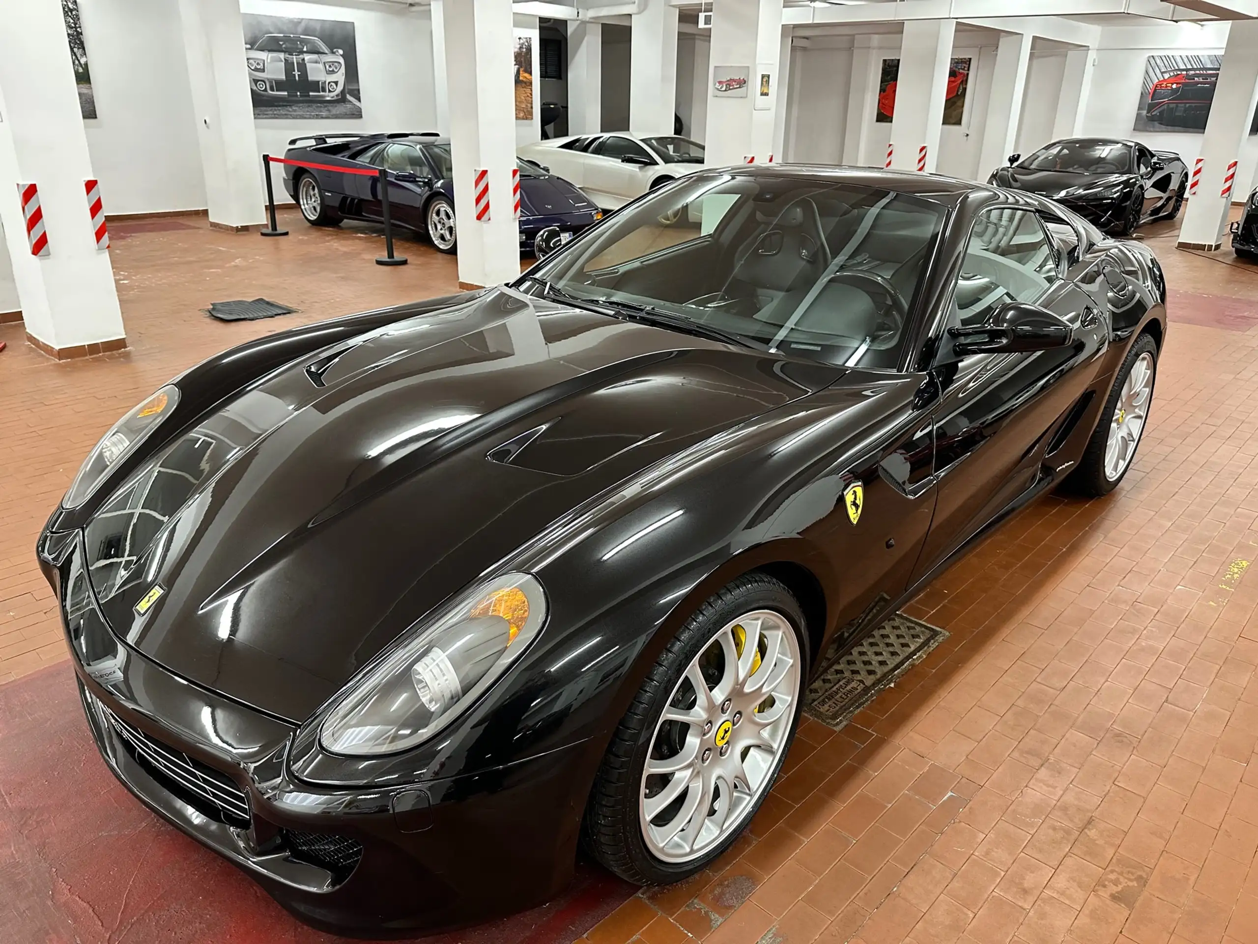 Ferrari - 599