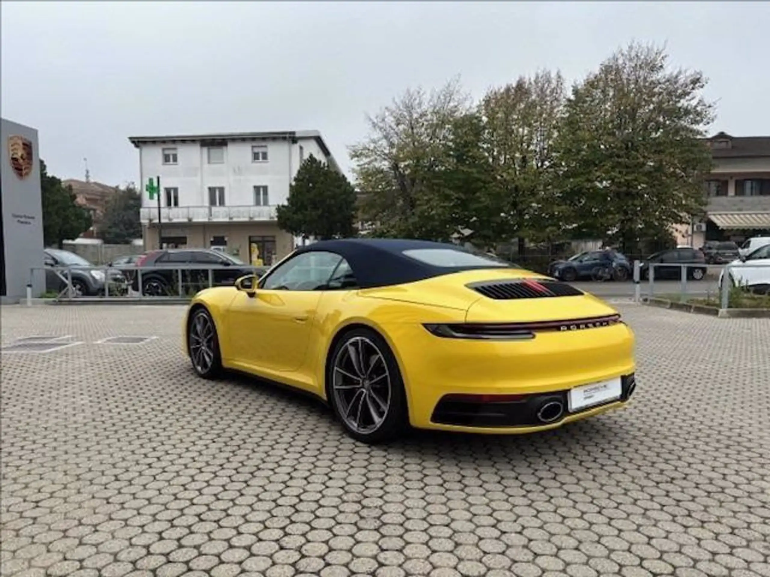 Porsche - 911