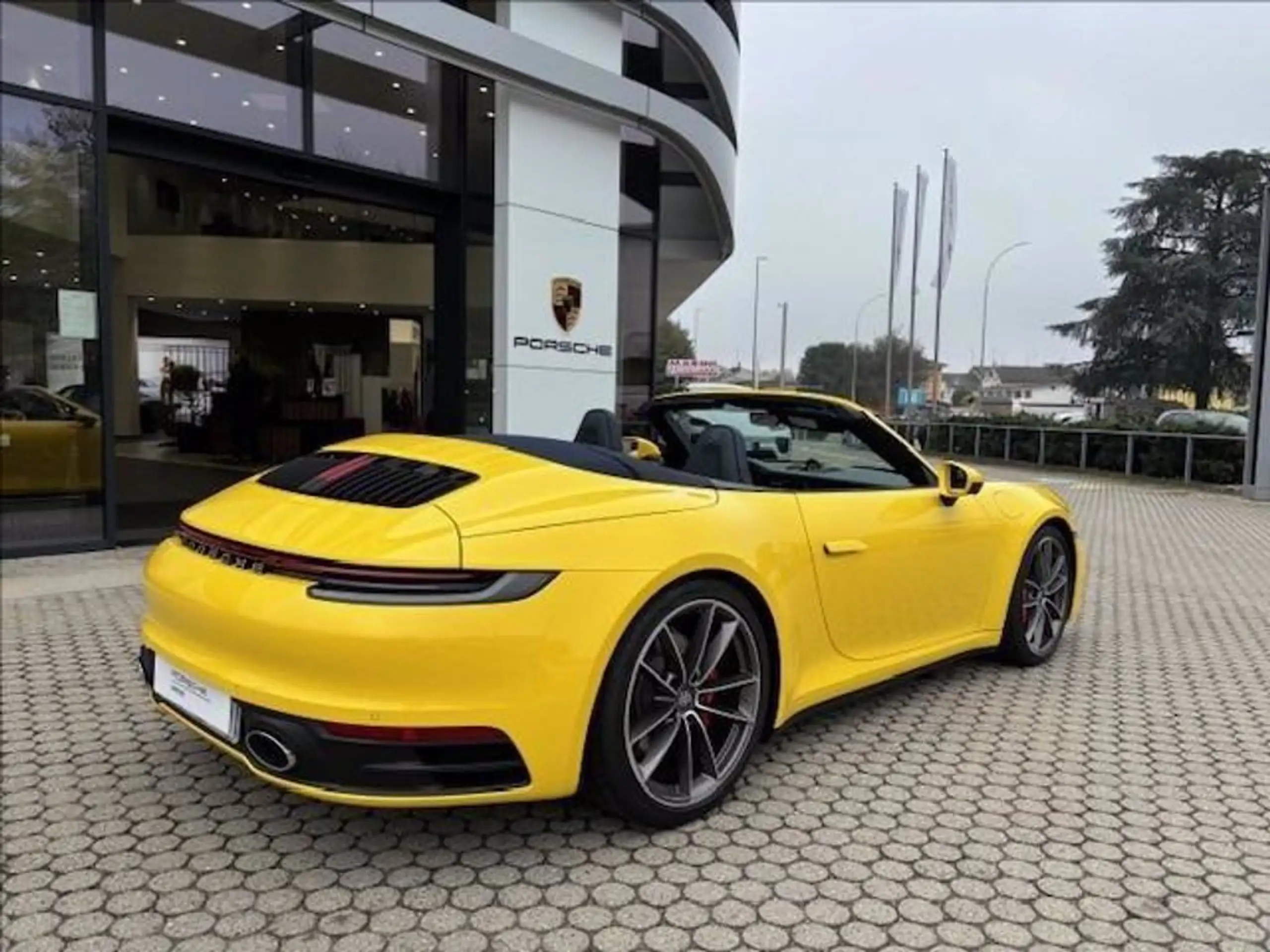 Porsche - 911