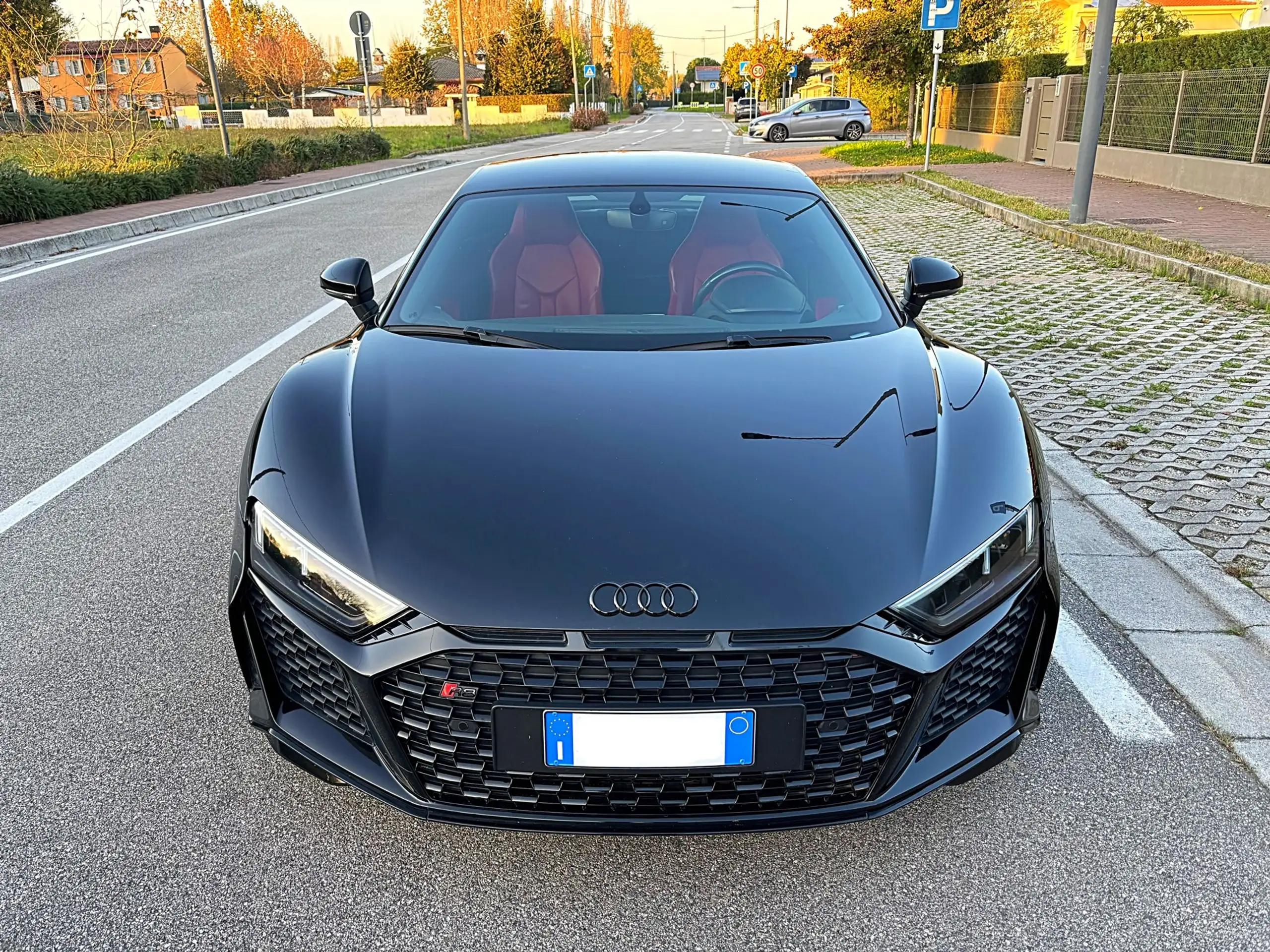 Audi - R8