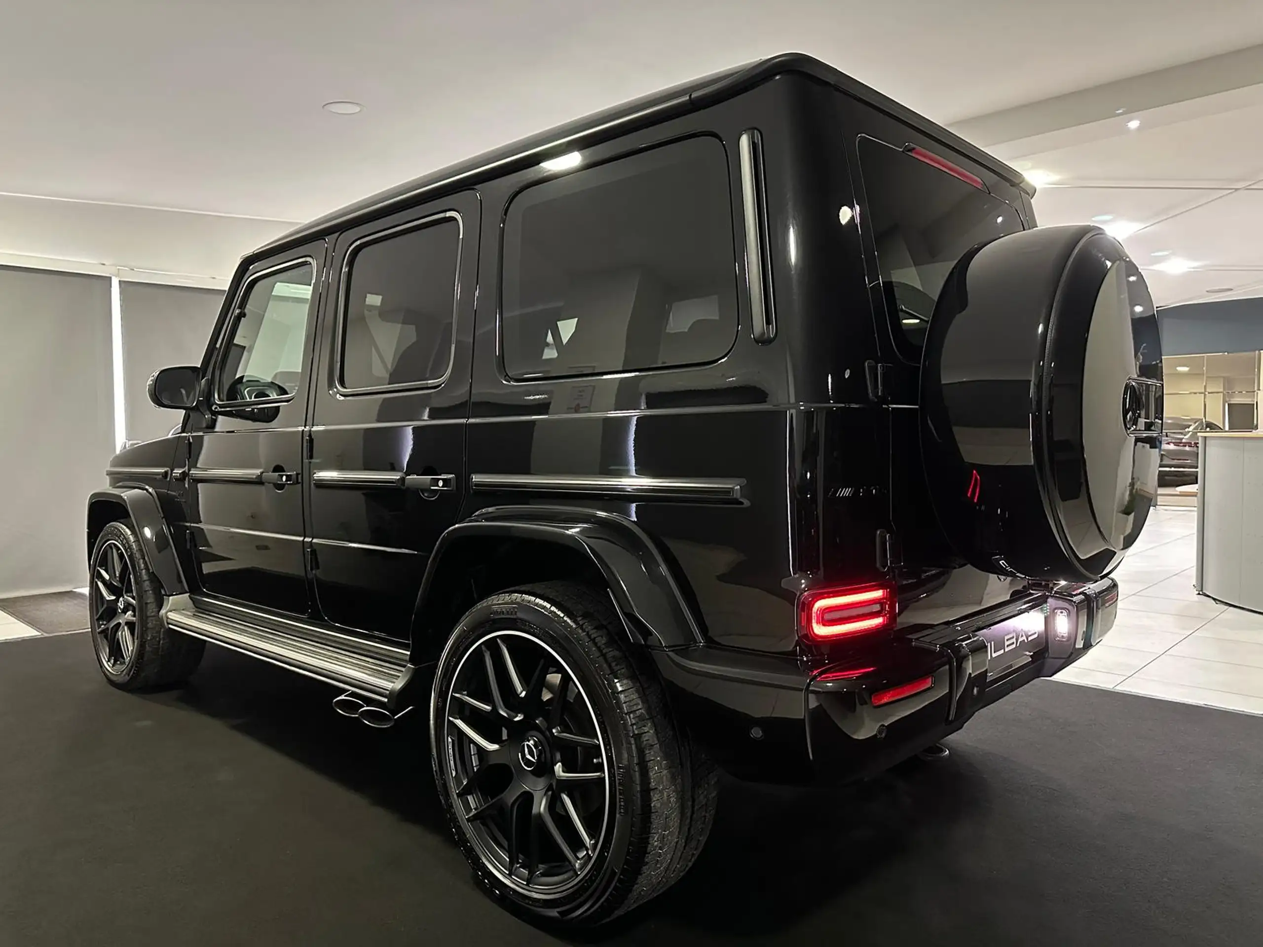 Mercedes-Benz - G 500