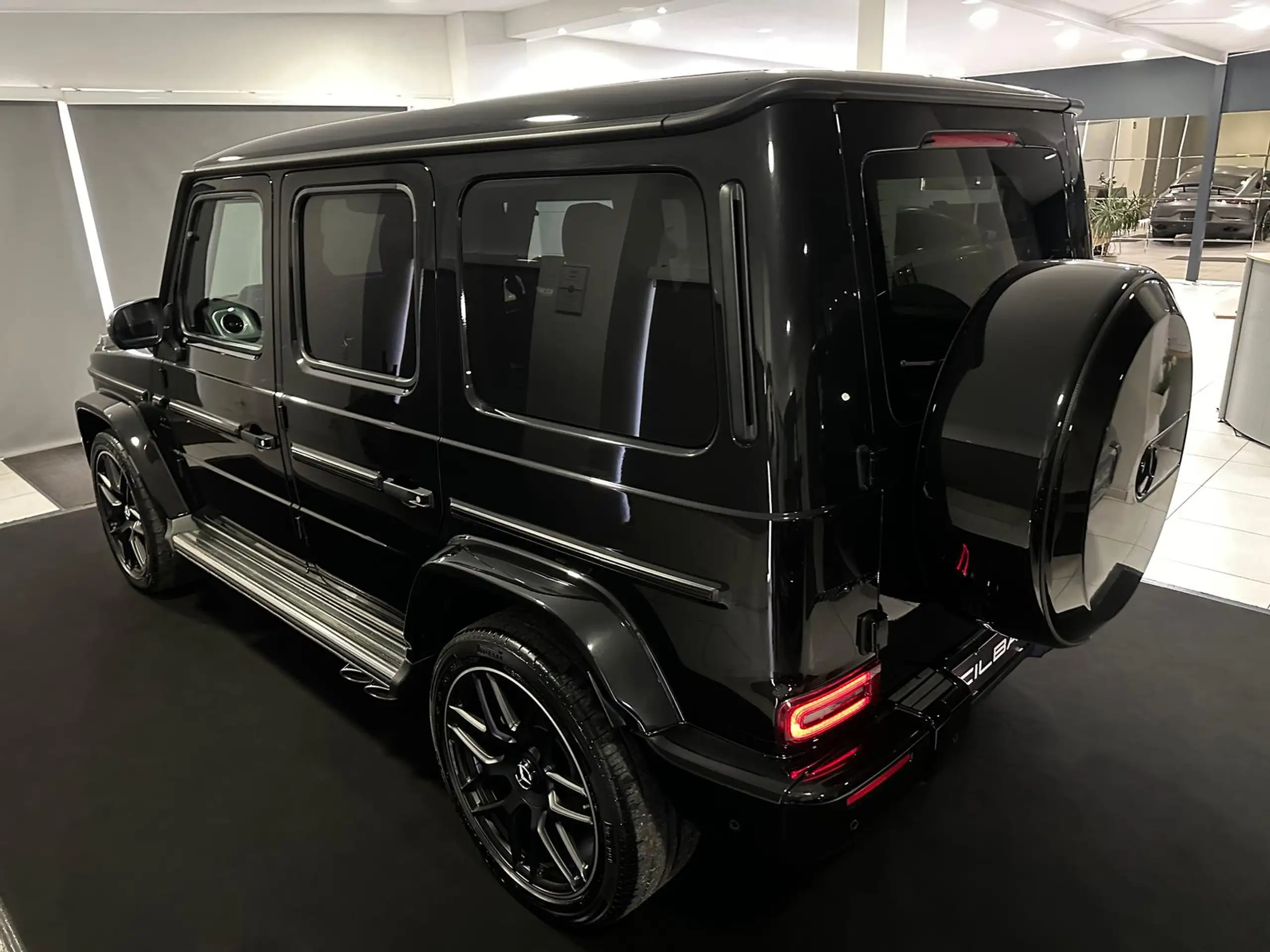 Mercedes-Benz - G 500