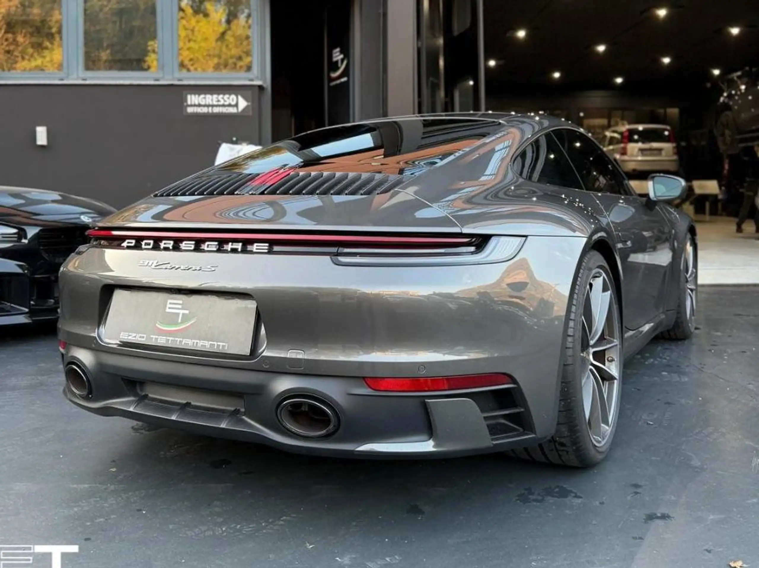 Porsche - 911