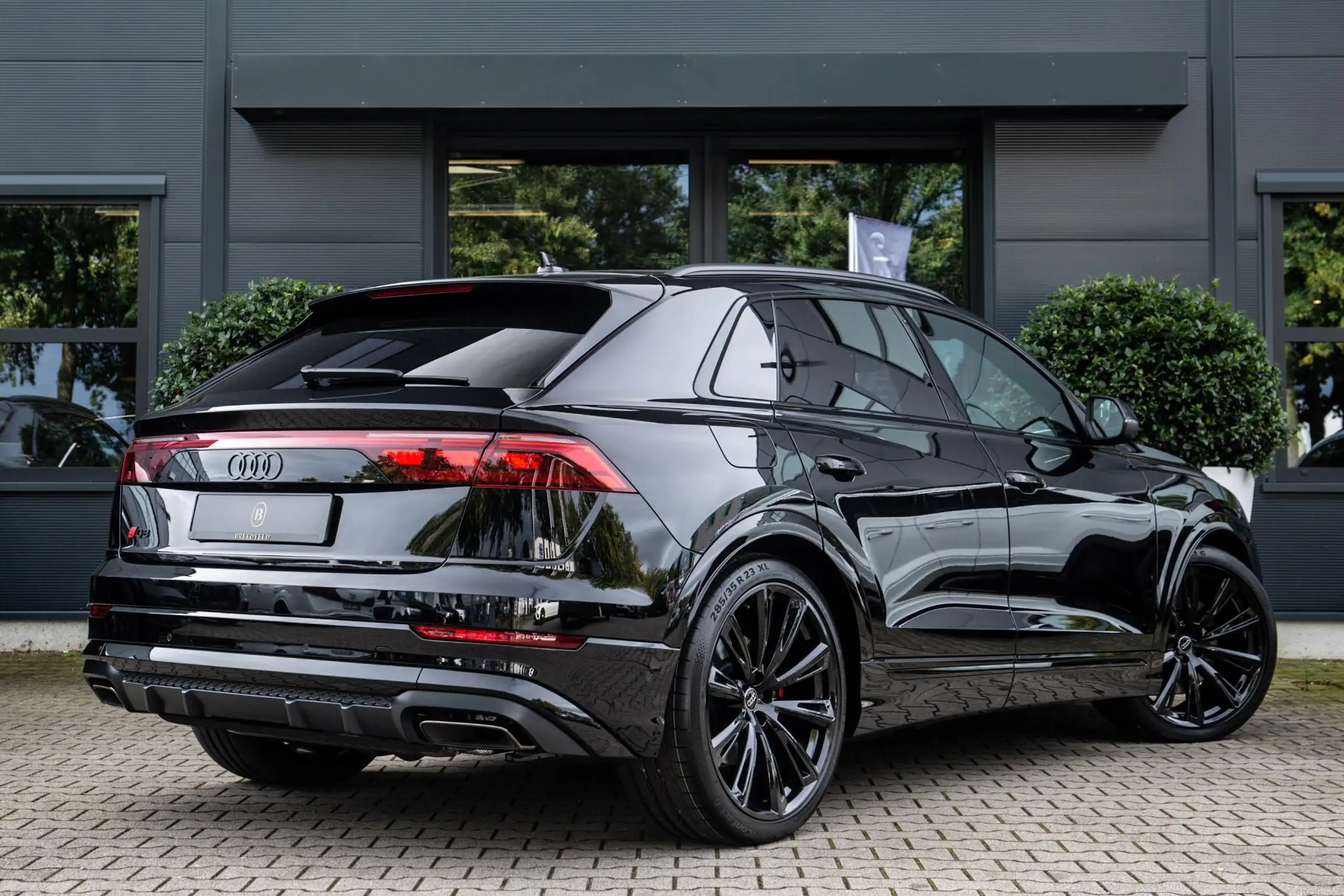 Audi - Q8