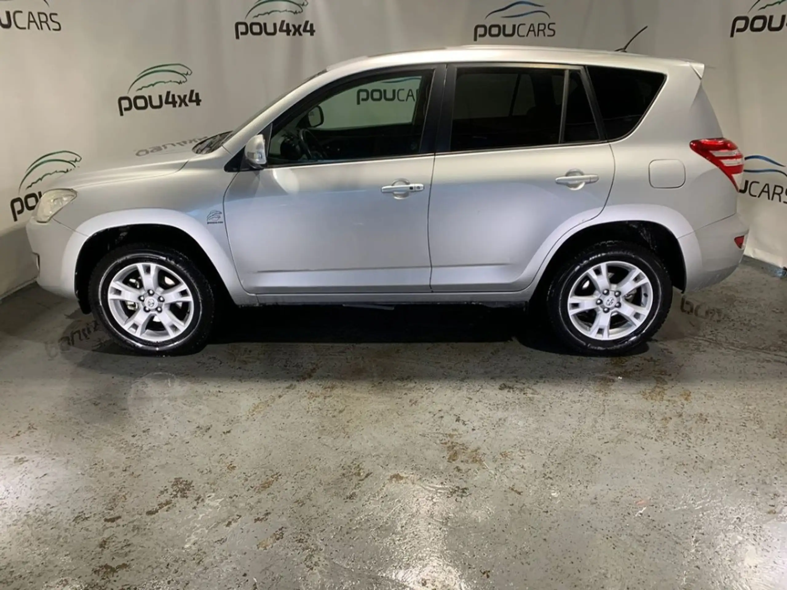 Toyota - RAV 4