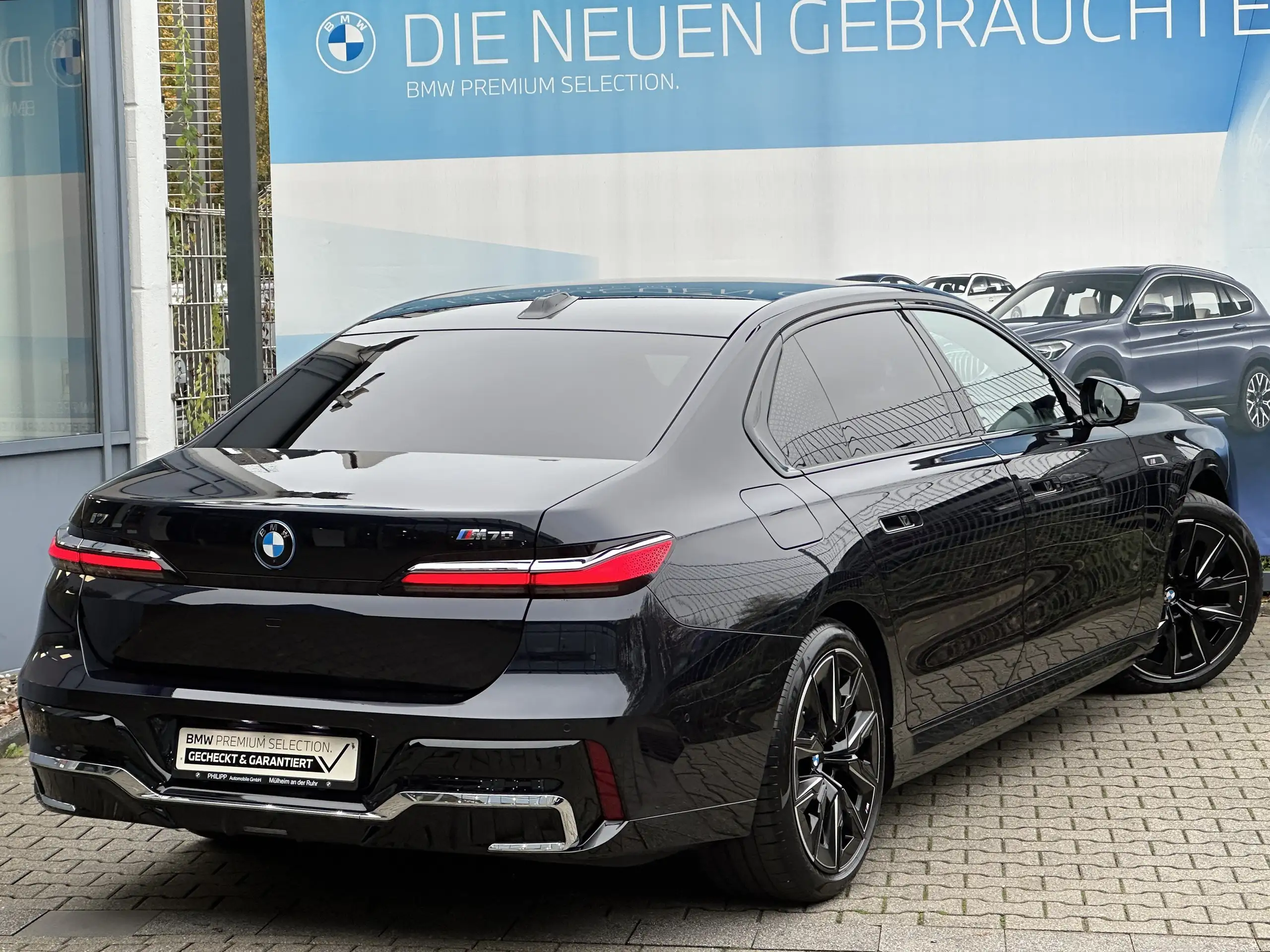 BMW - i7