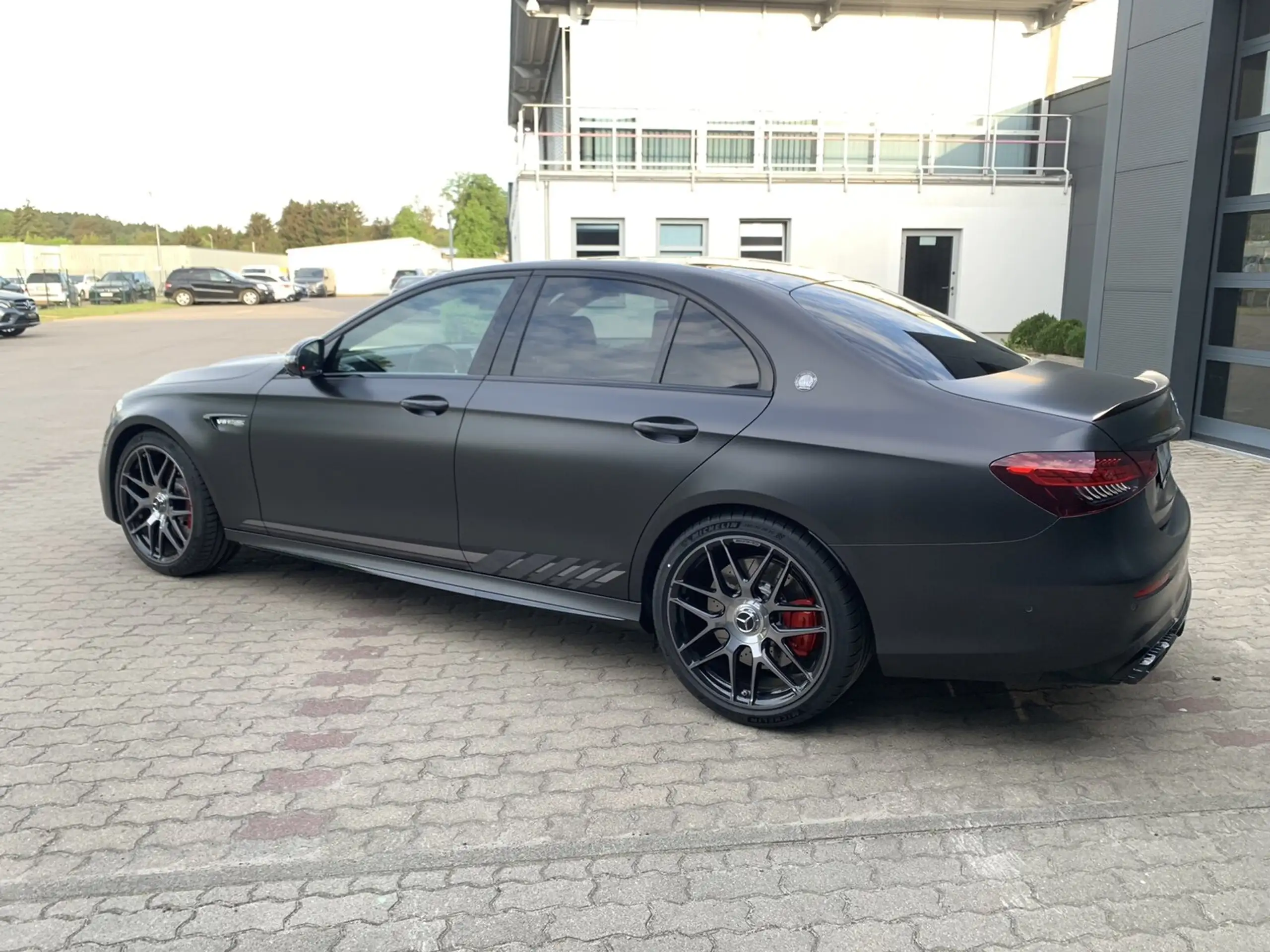 Mercedes-Benz - E 63 AMG