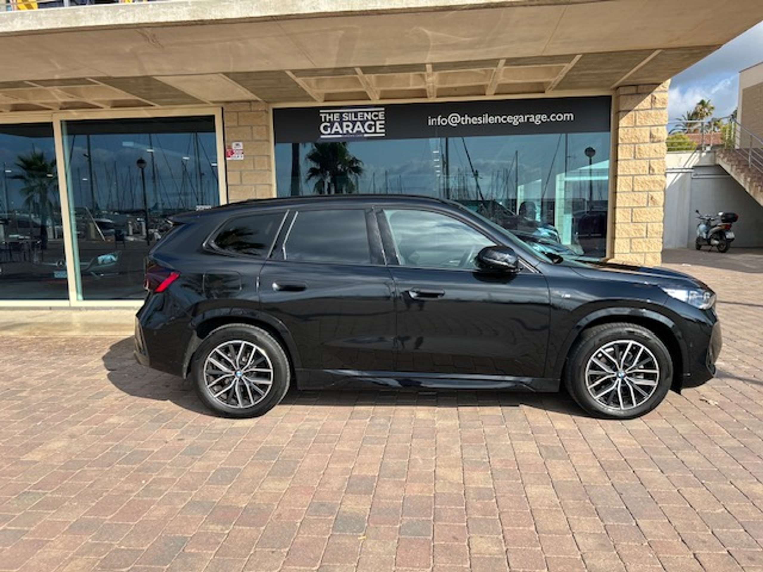 BMW - X1