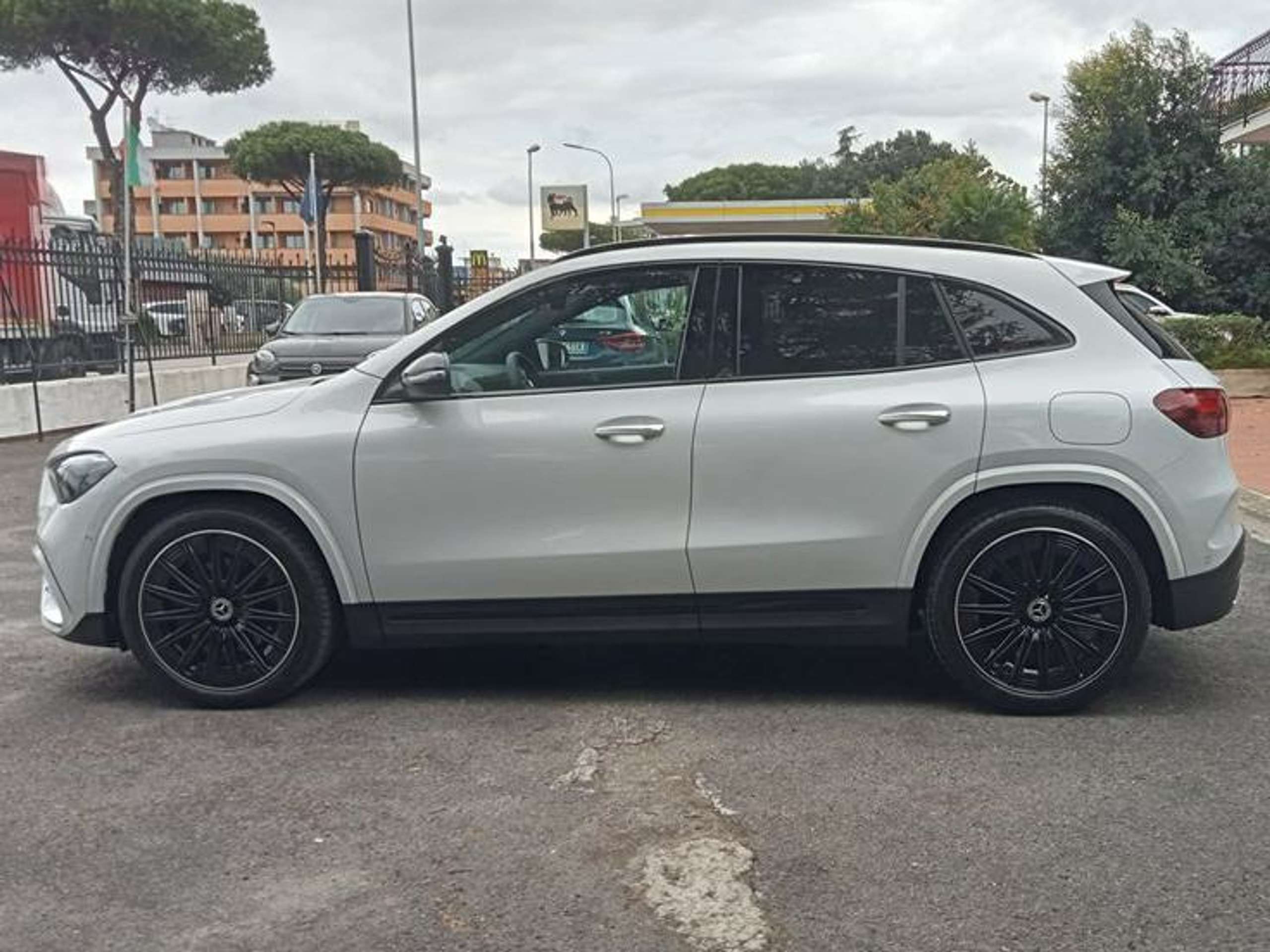 Mercedes-Benz - GLA 200