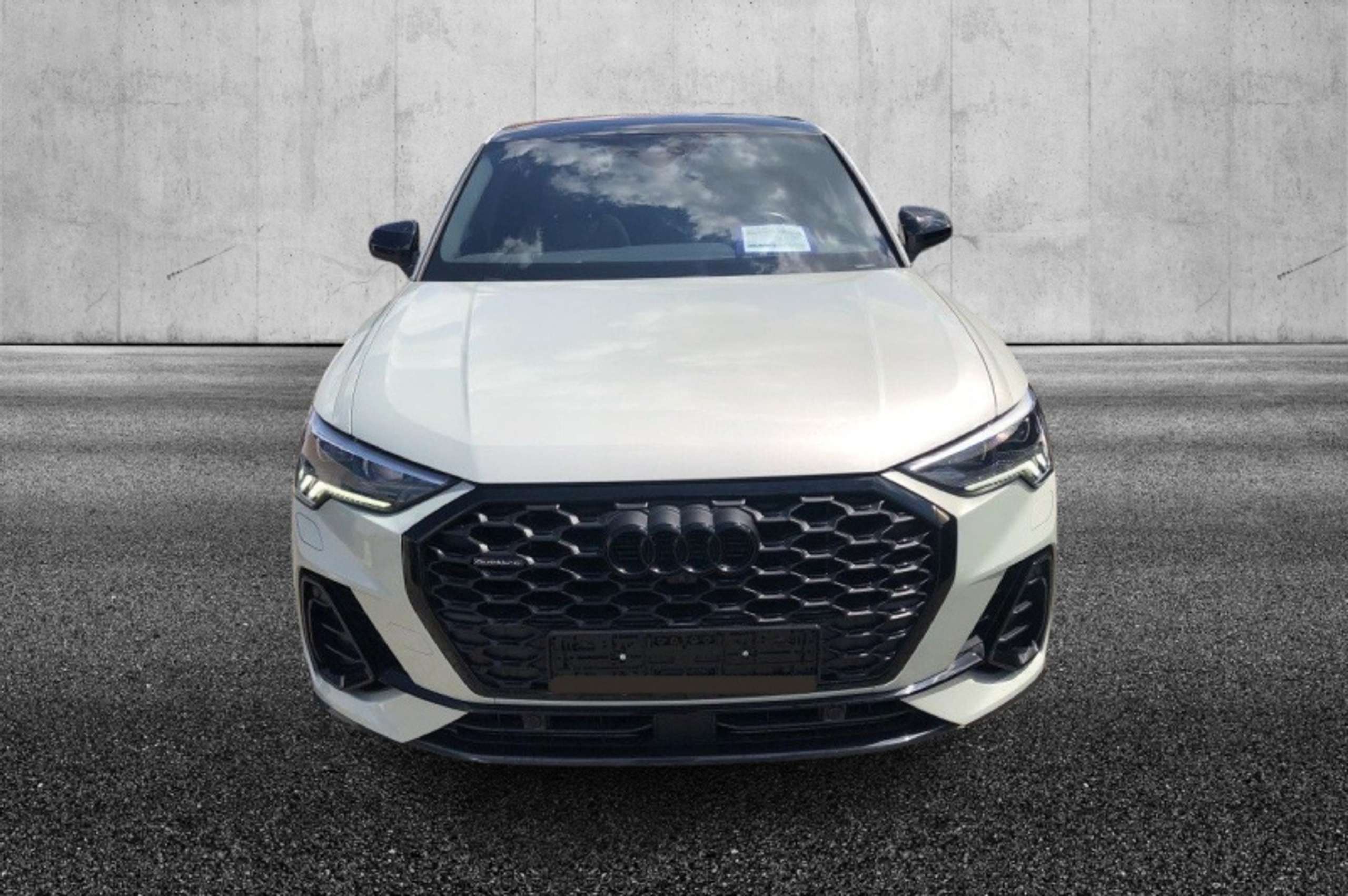 Audi - Q3