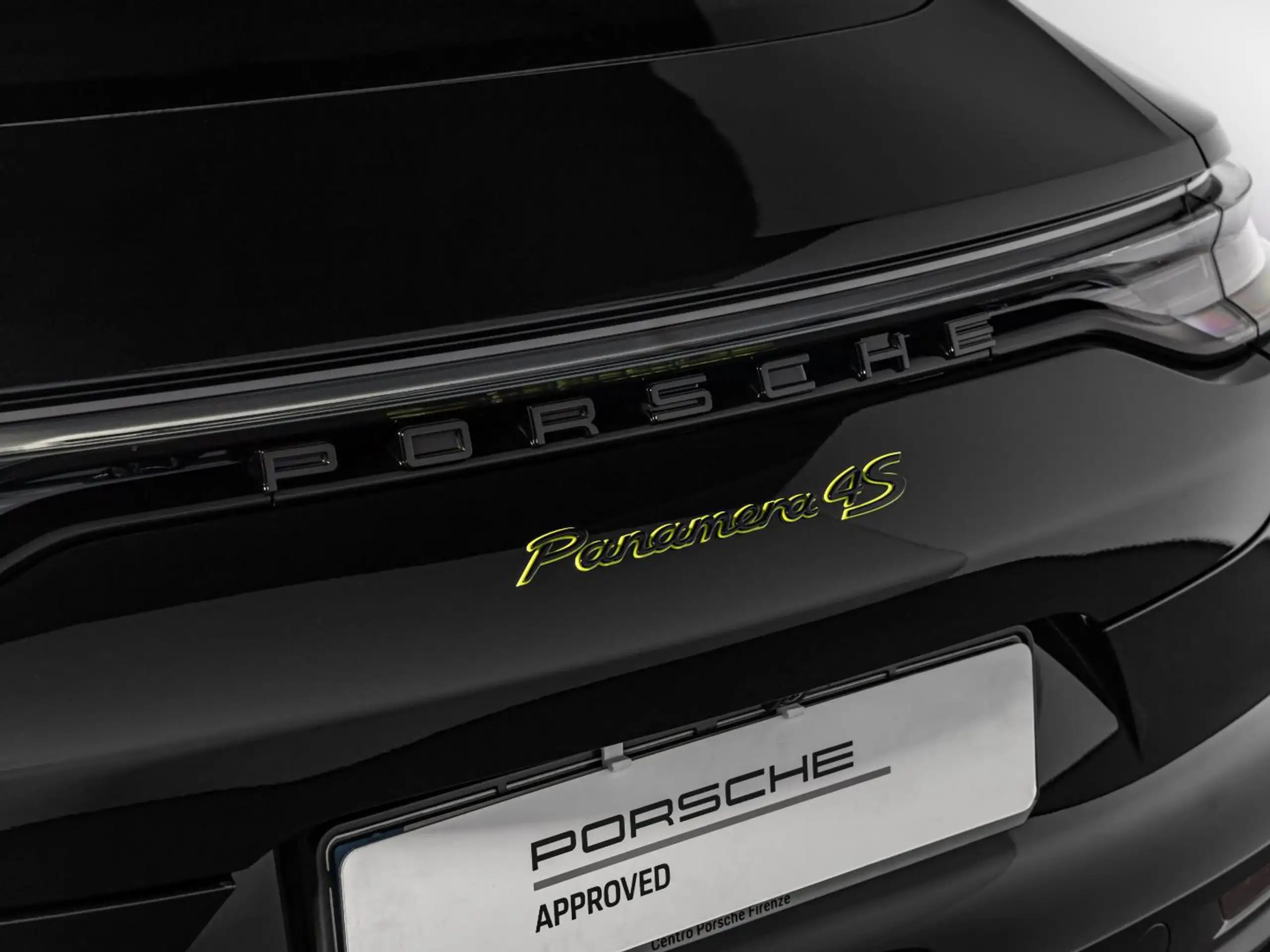 Porsche - Panamera