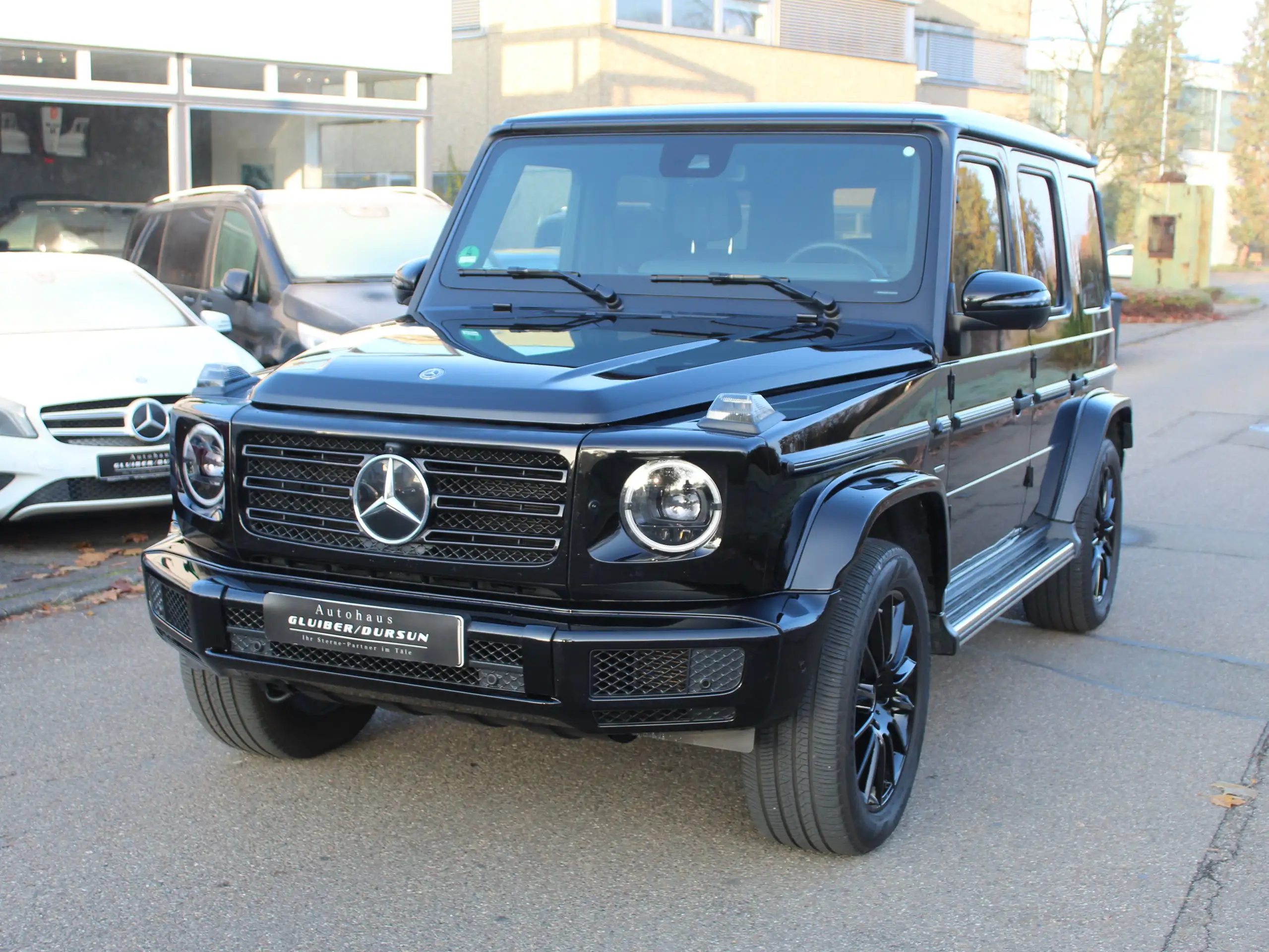 Mercedes-Benz - G 400