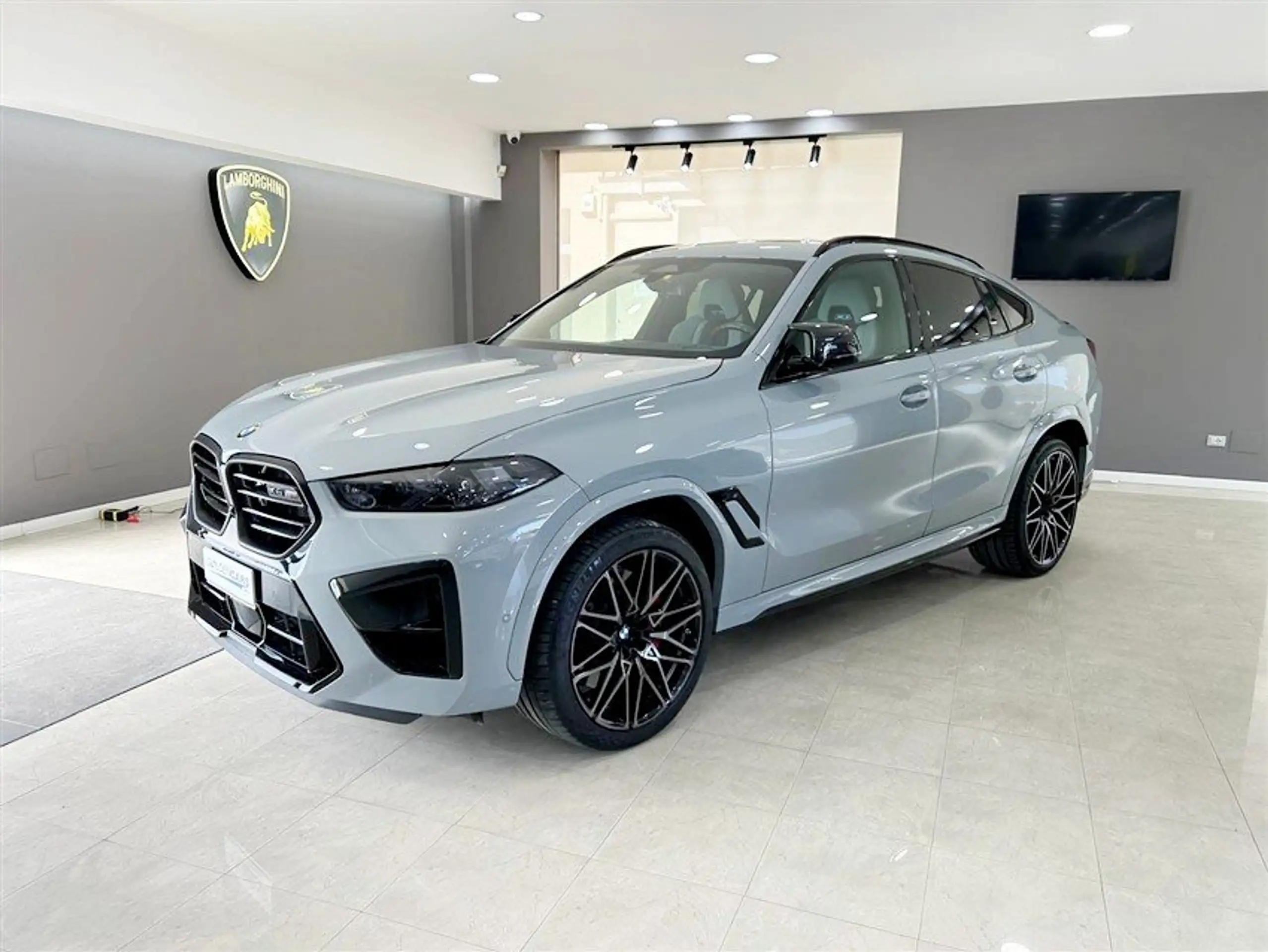 BMW - X6 M