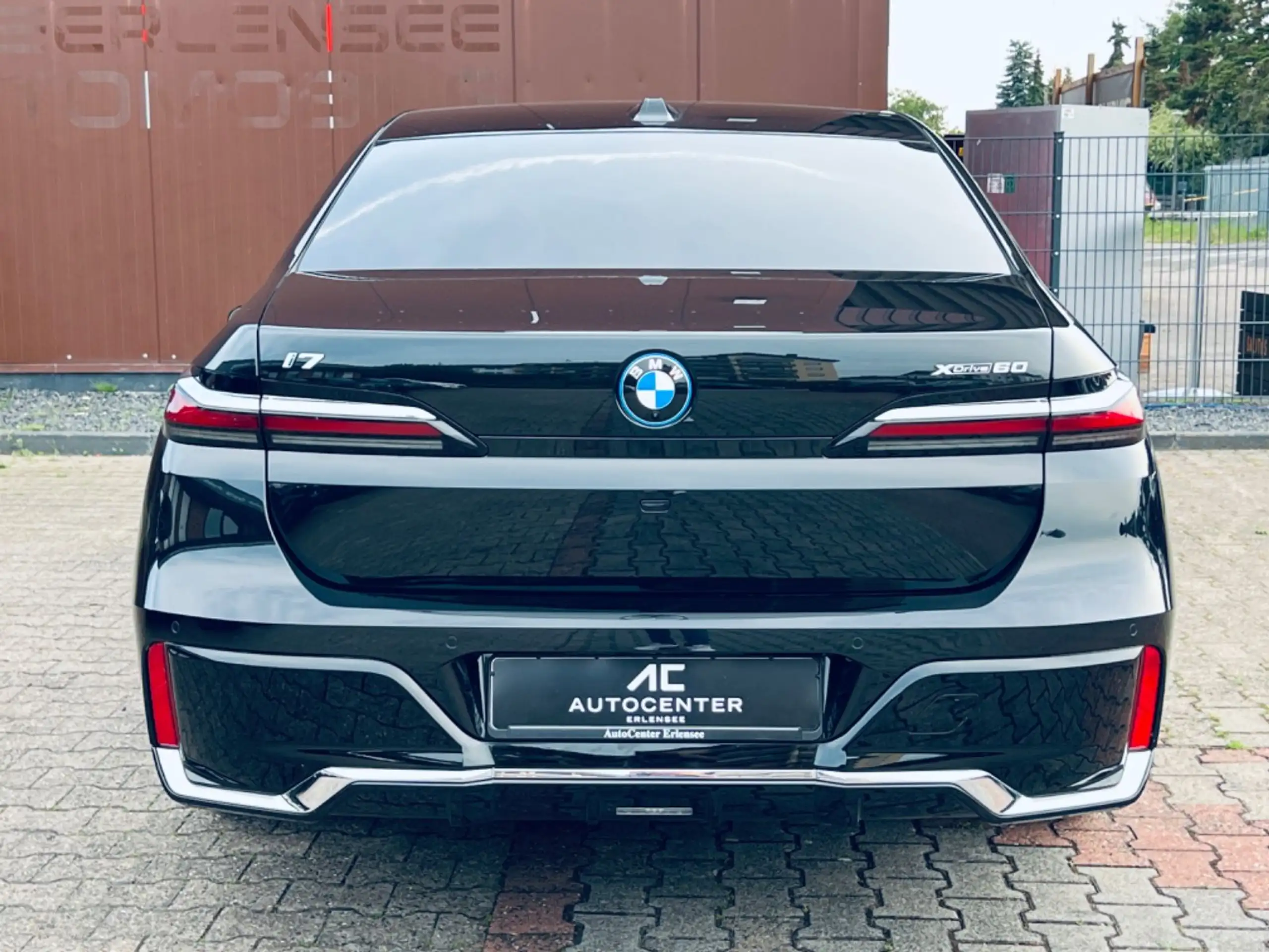 BMW - i7