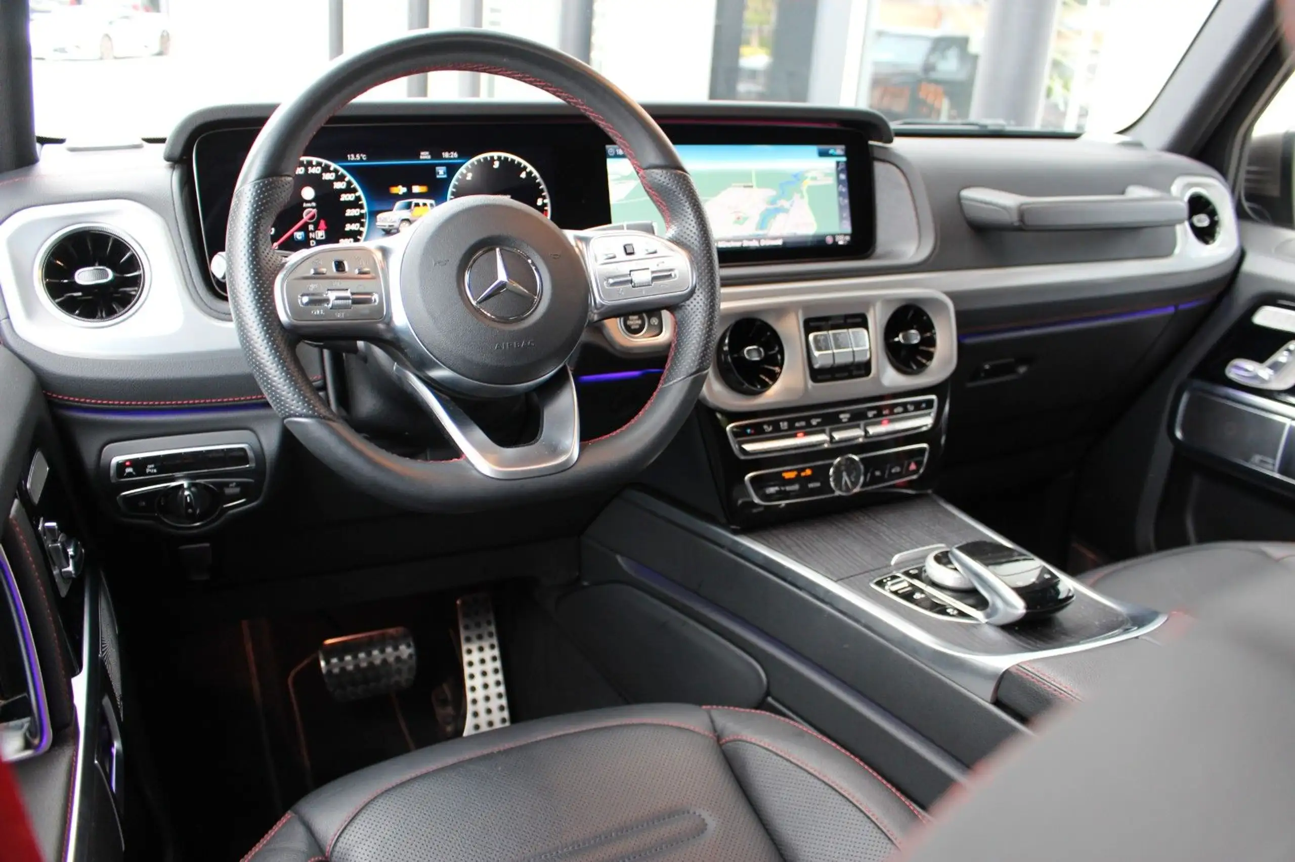 Mercedes-Benz - G 350