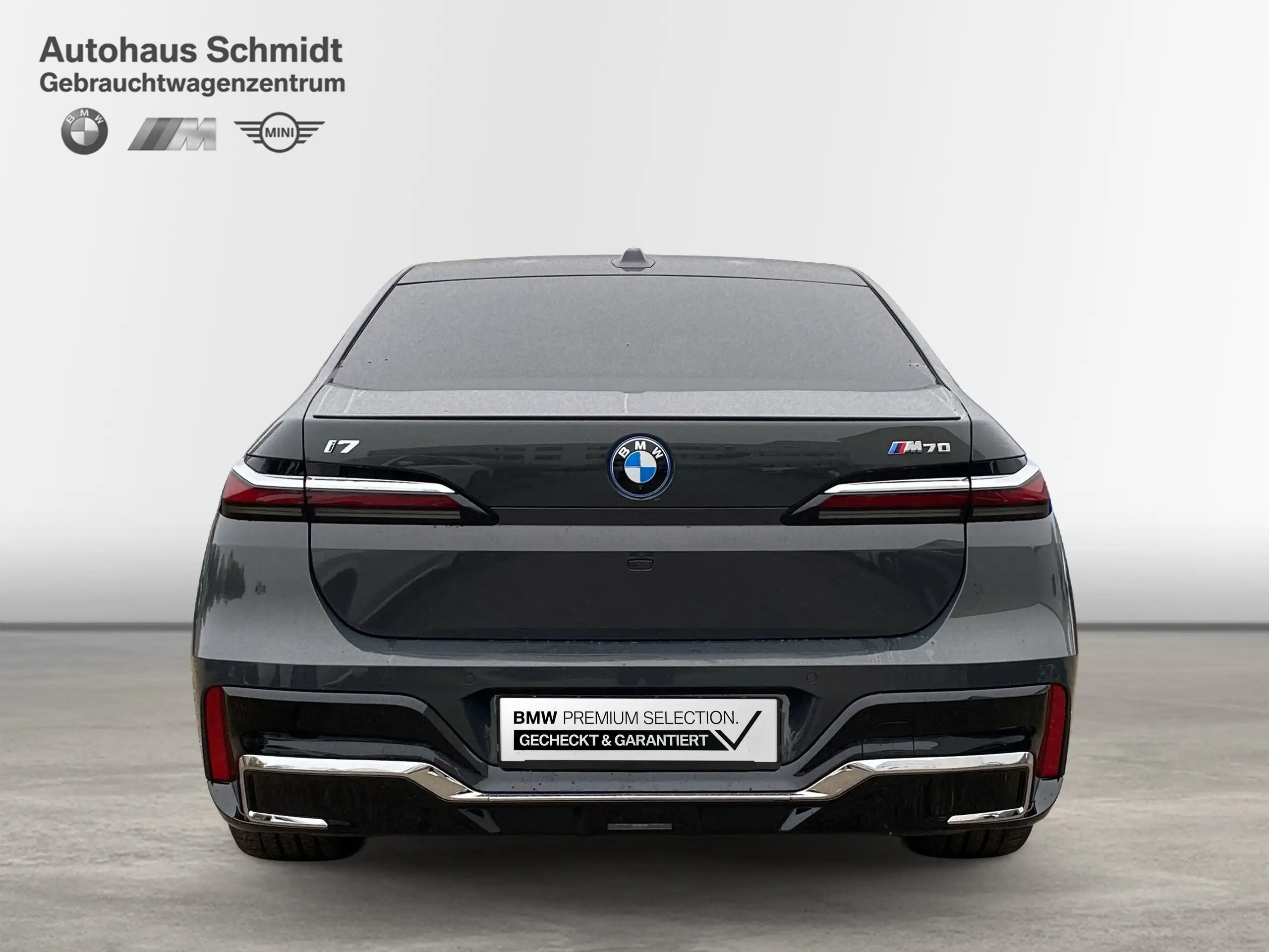 BMW - i7