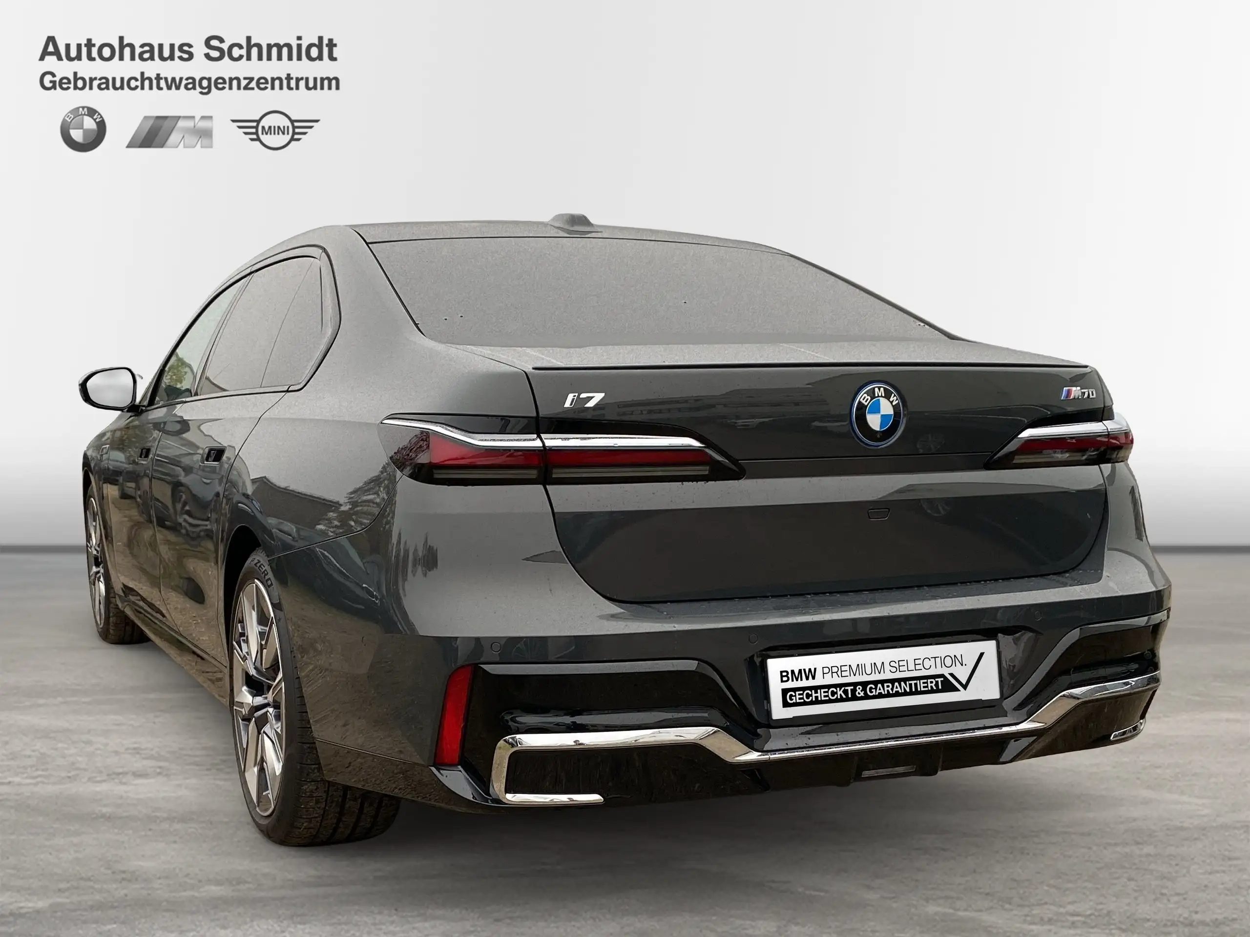 BMW - i7