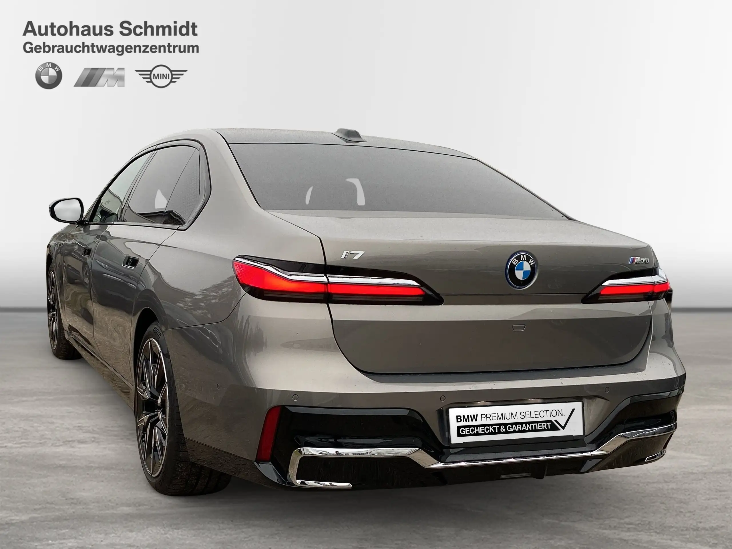 BMW - i7