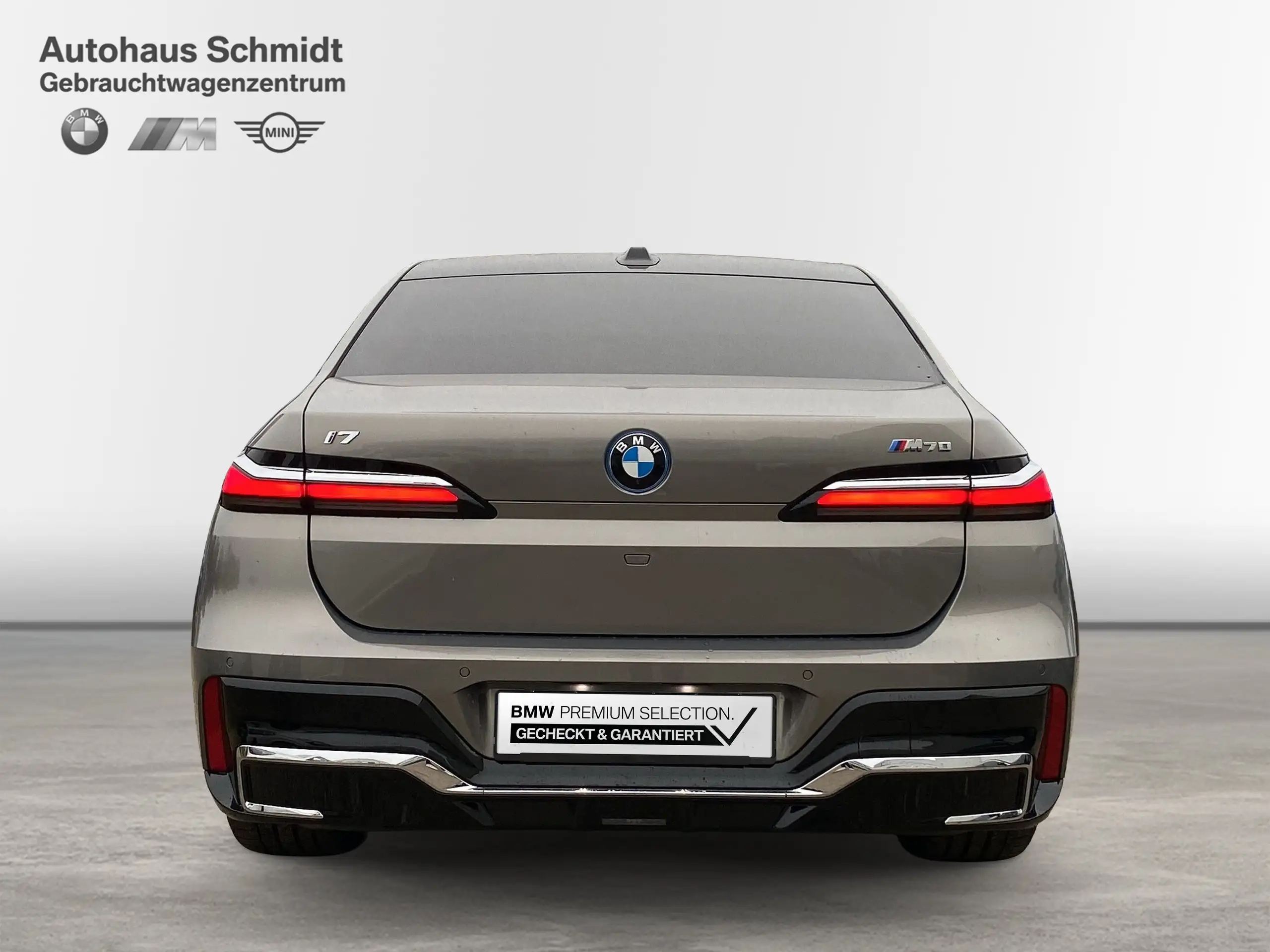 BMW - i7