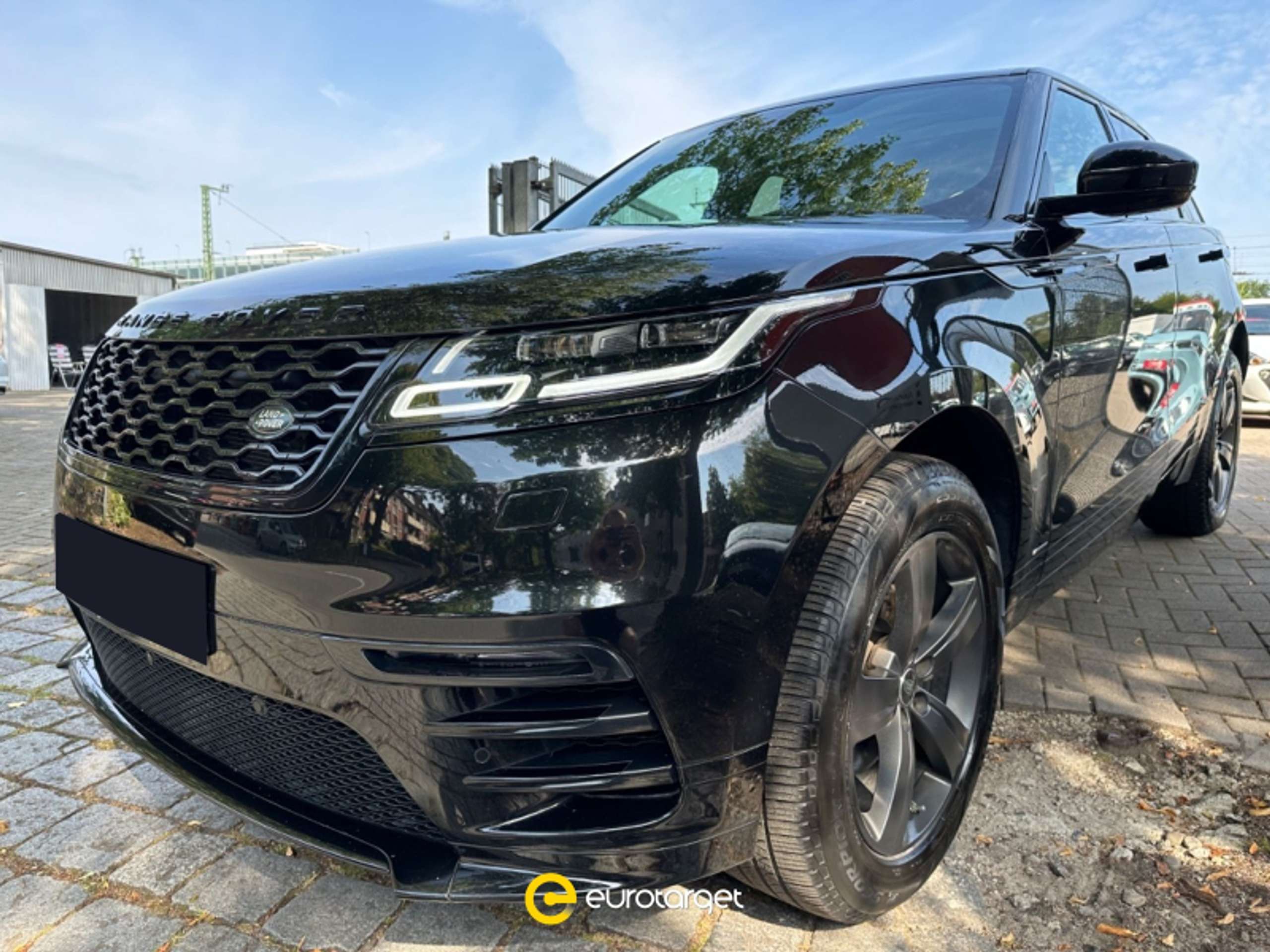 Land Rover - Range Rover Velar