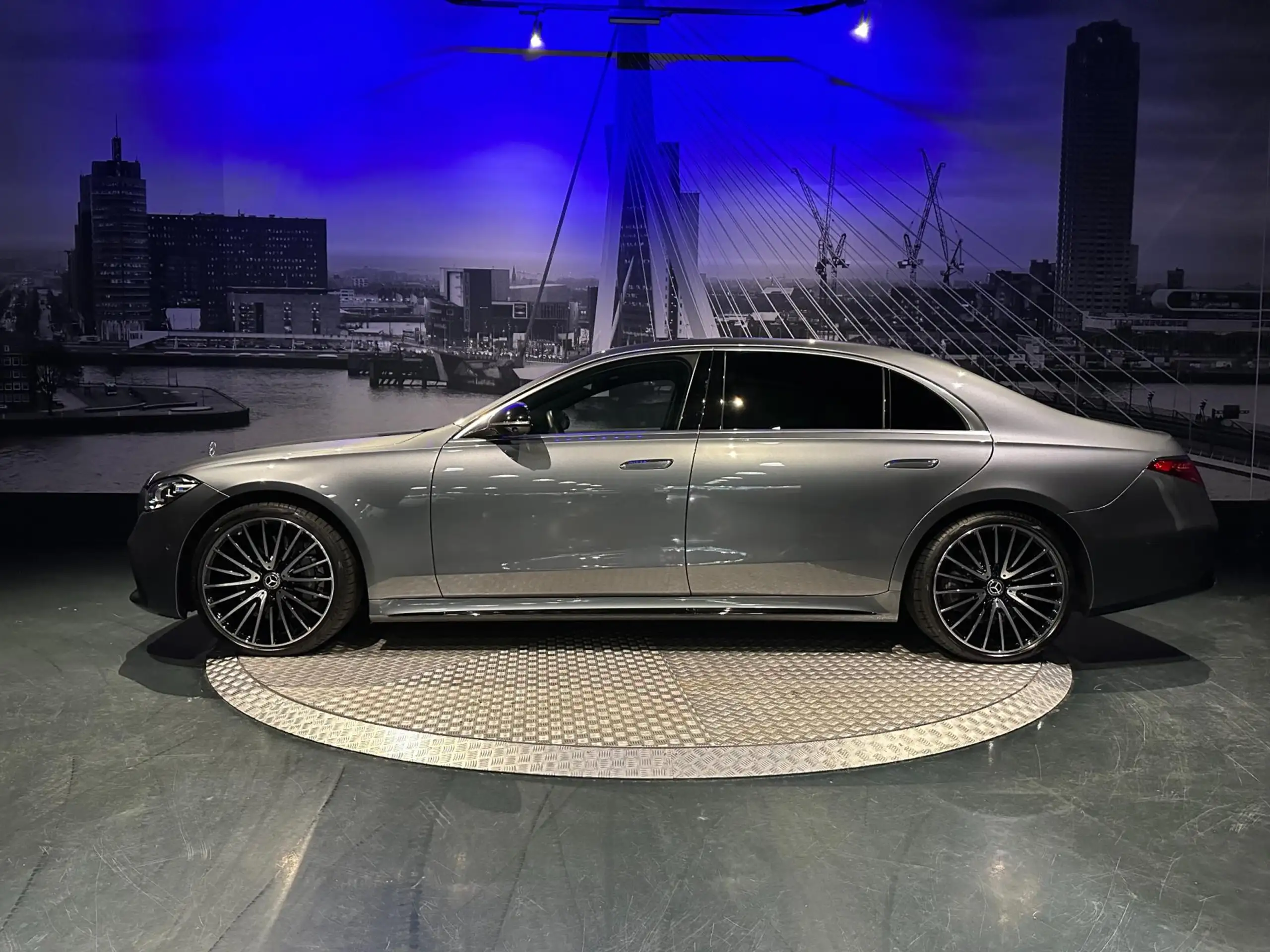 Mercedes-Benz - S 400