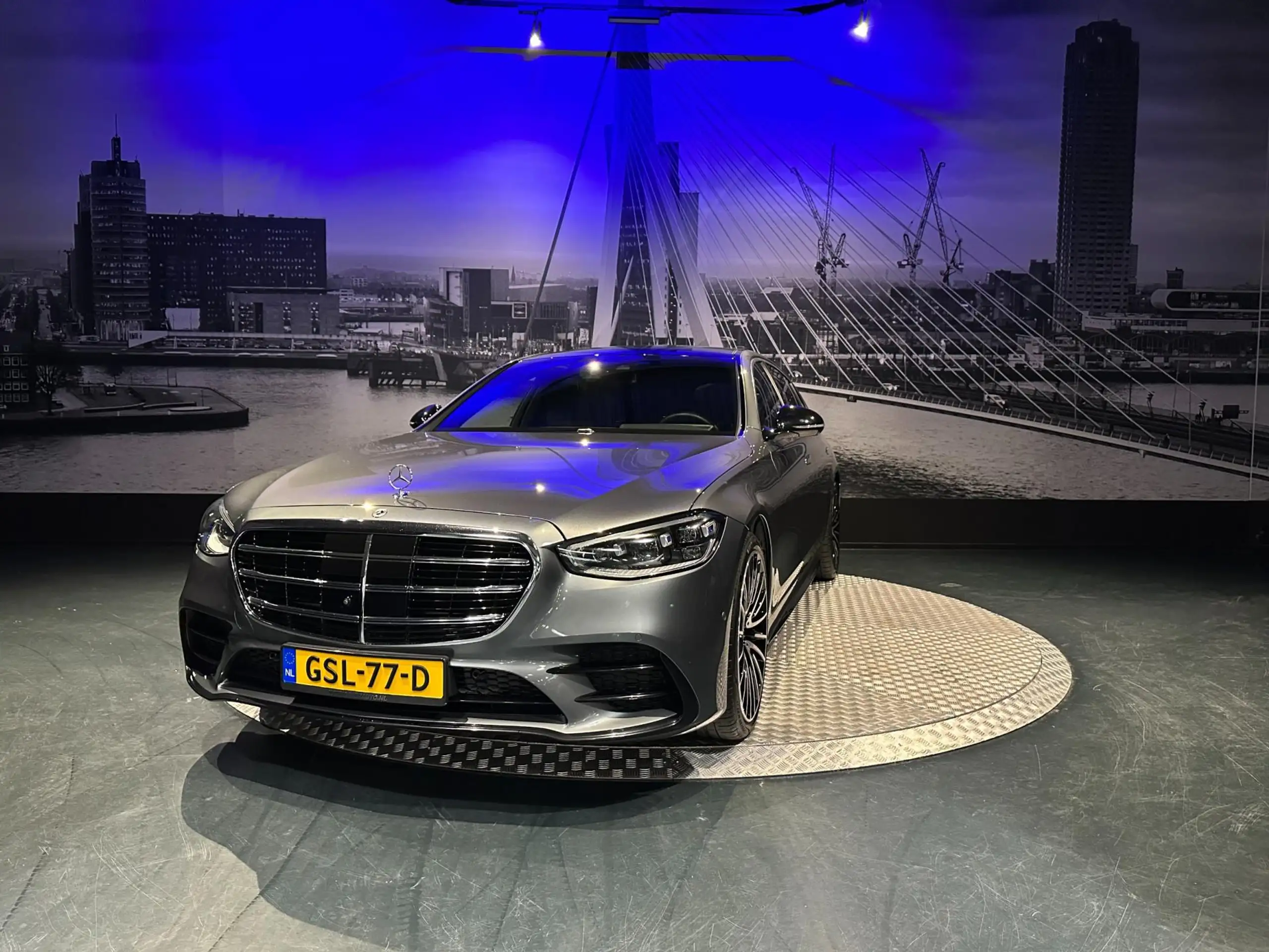 Mercedes-Benz - S 400