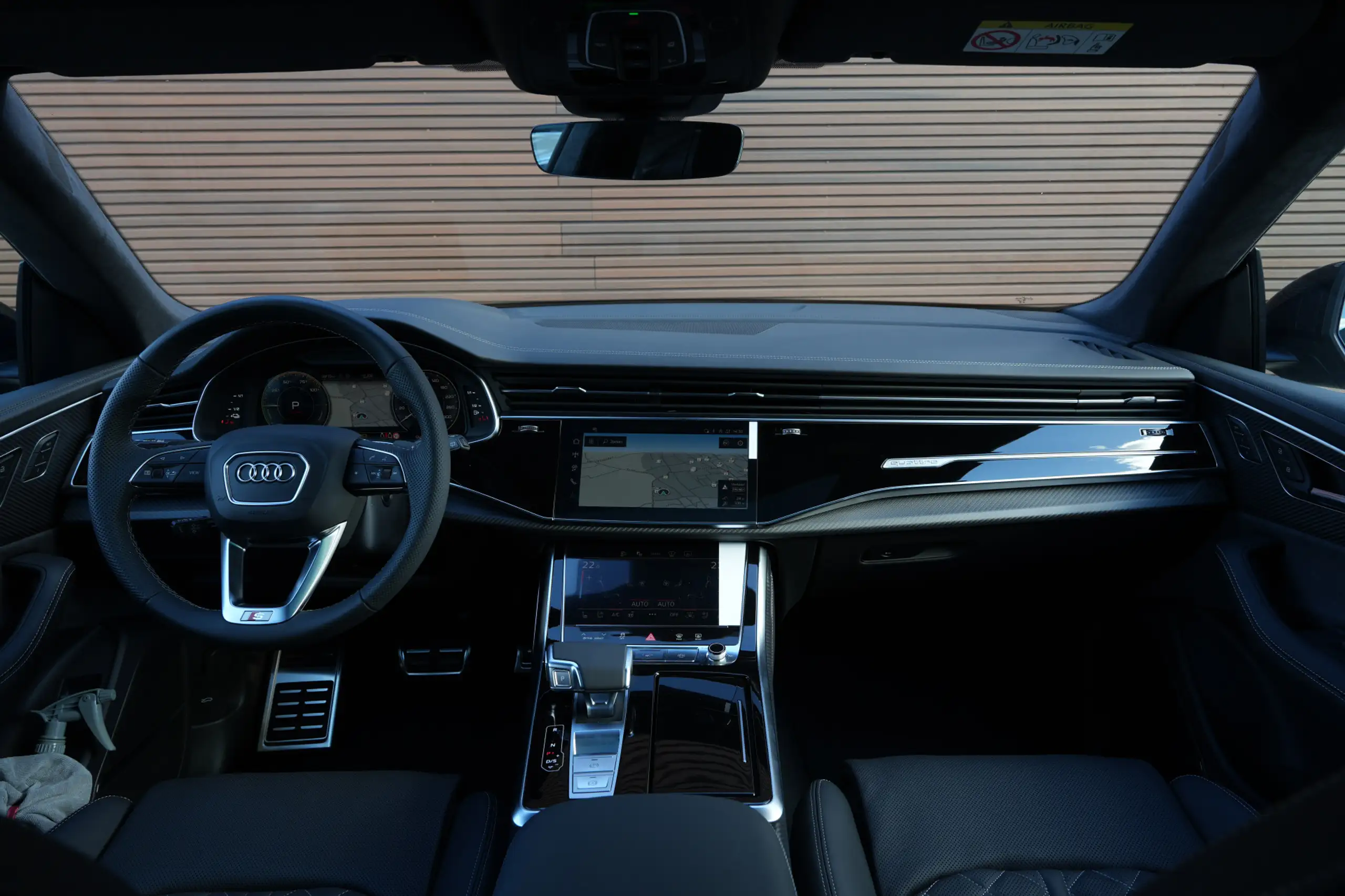 Audi - Q8