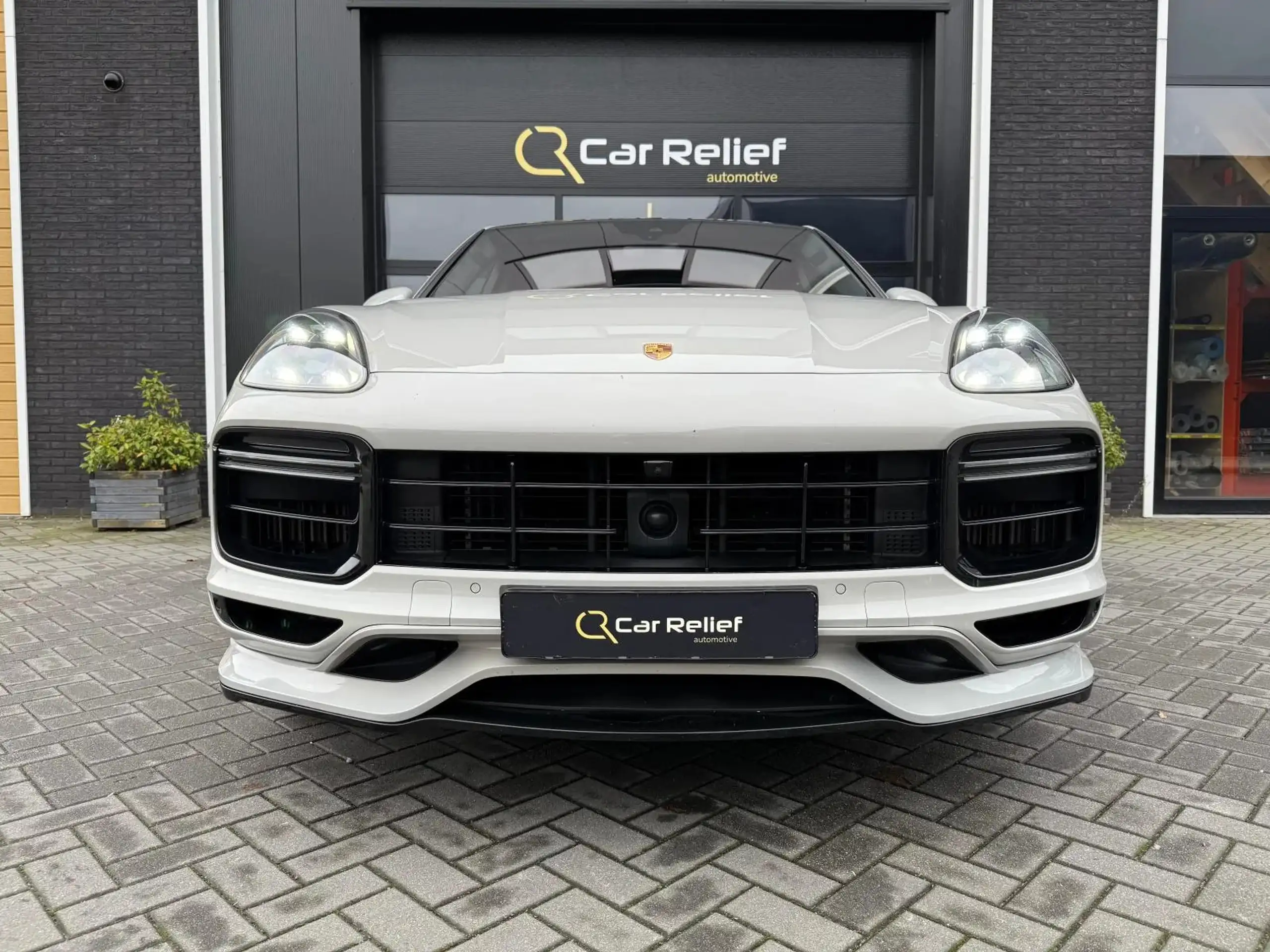 Porsche - Cayenne