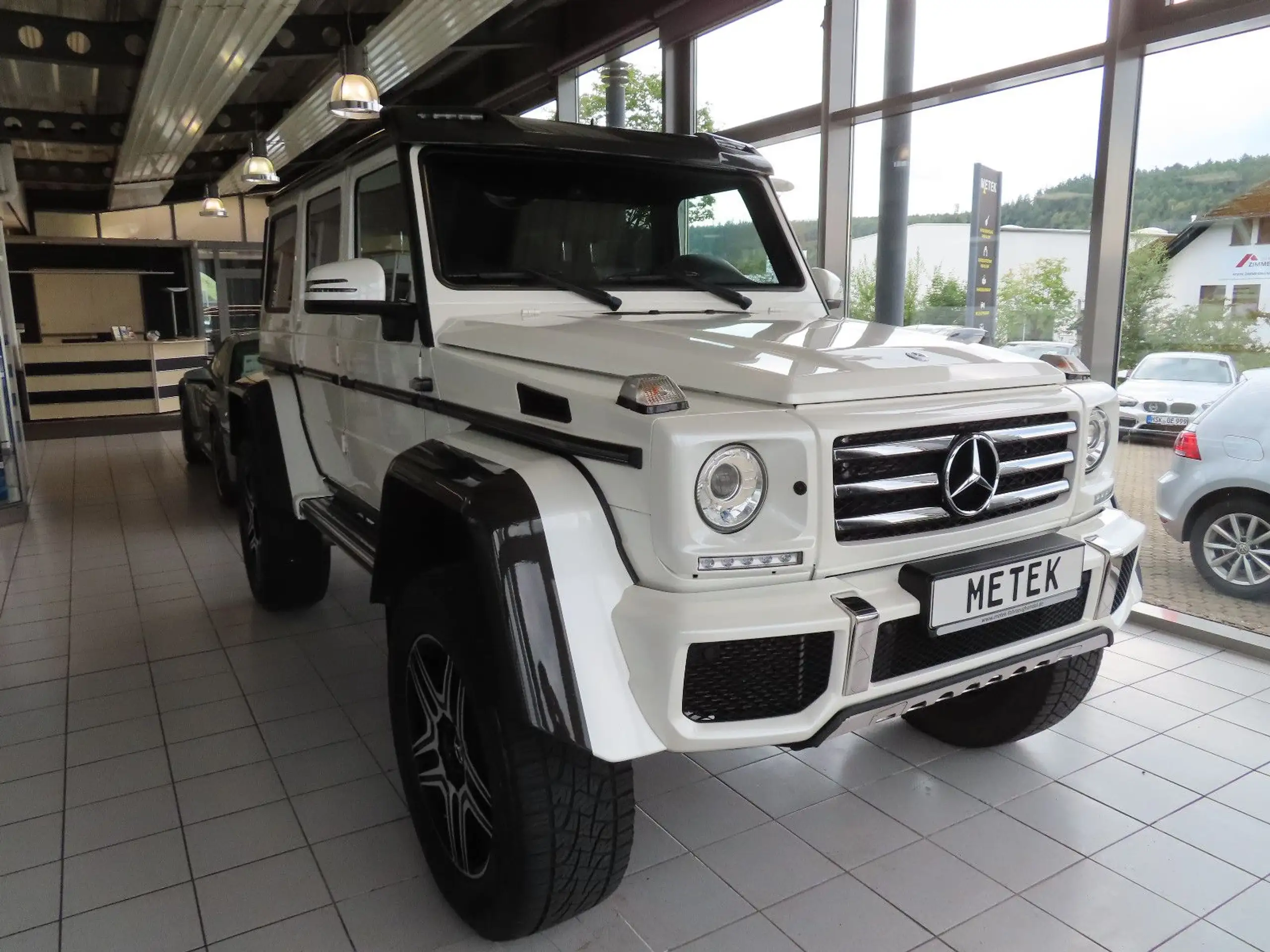 Mercedes-Benz - G 500