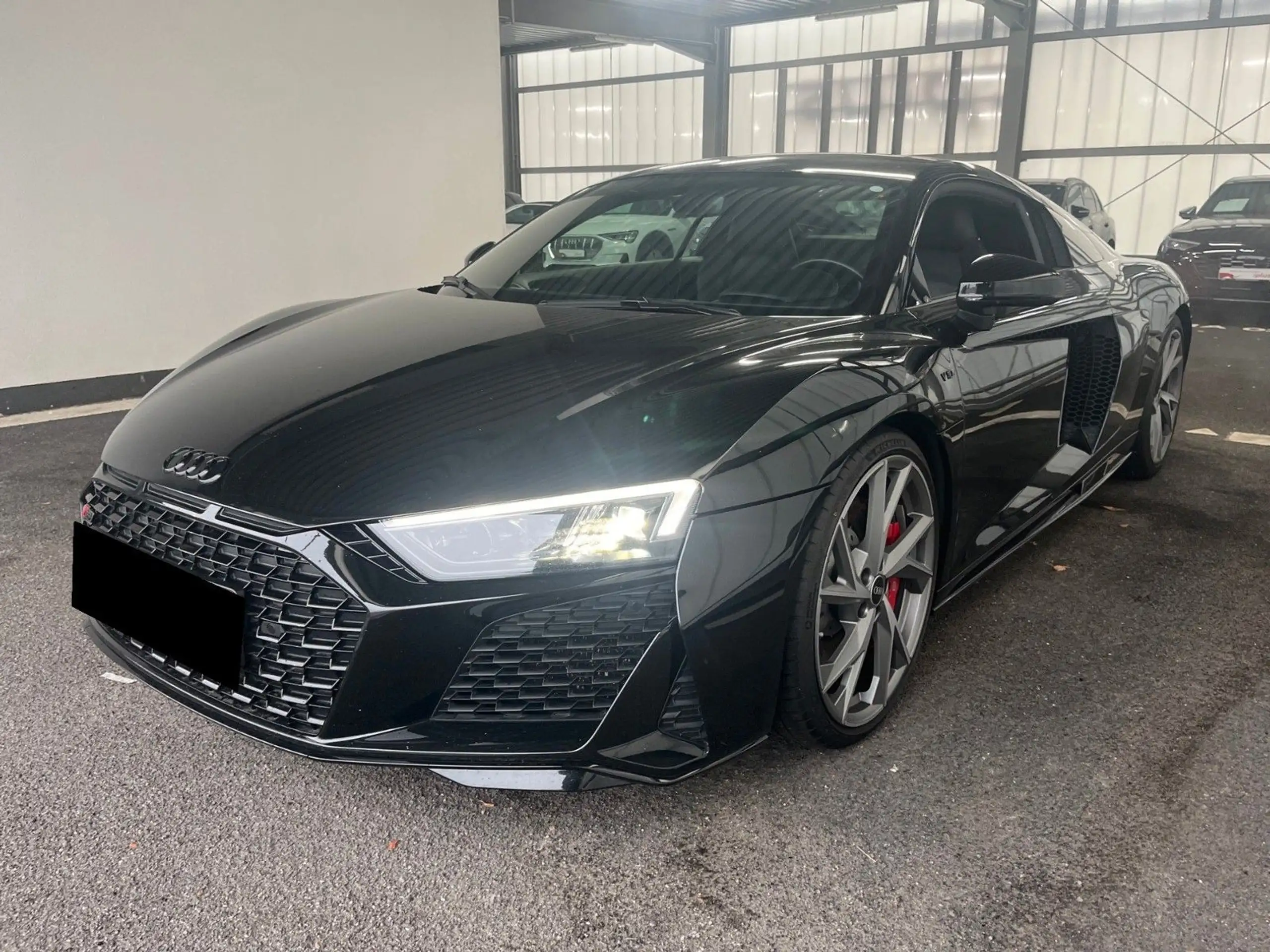 Audi - R8