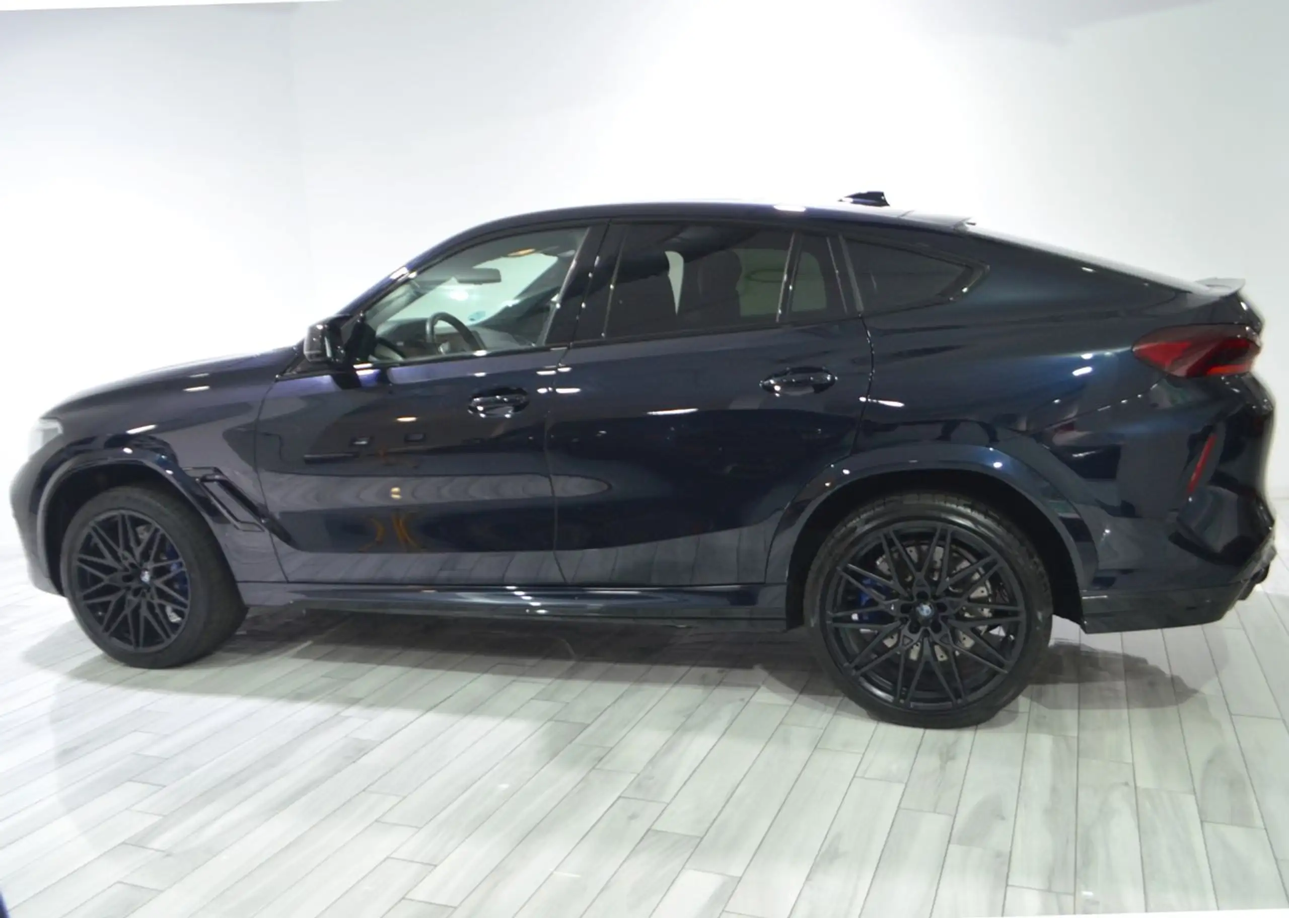 BMW - X6 M