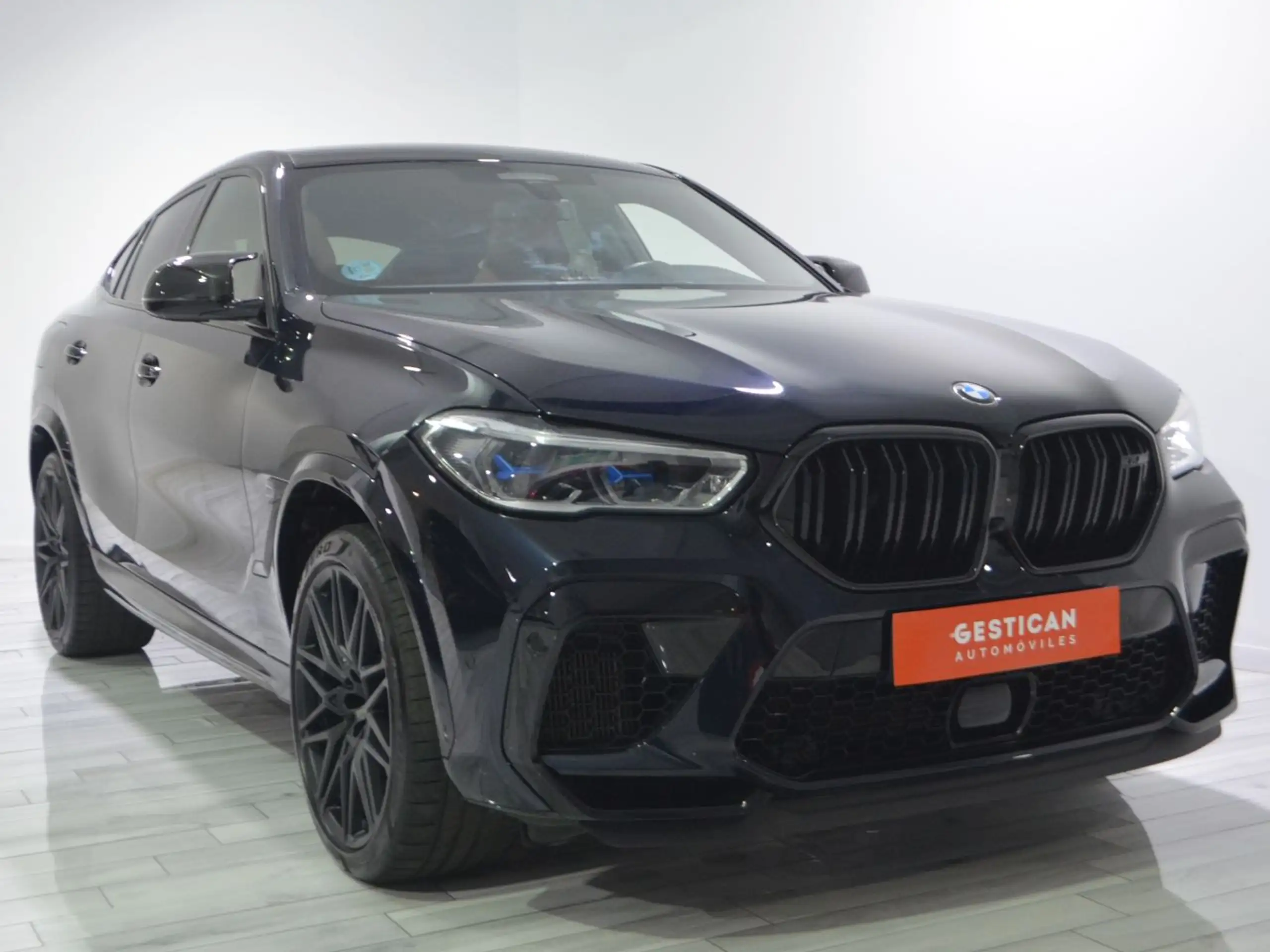 BMW - X6 M