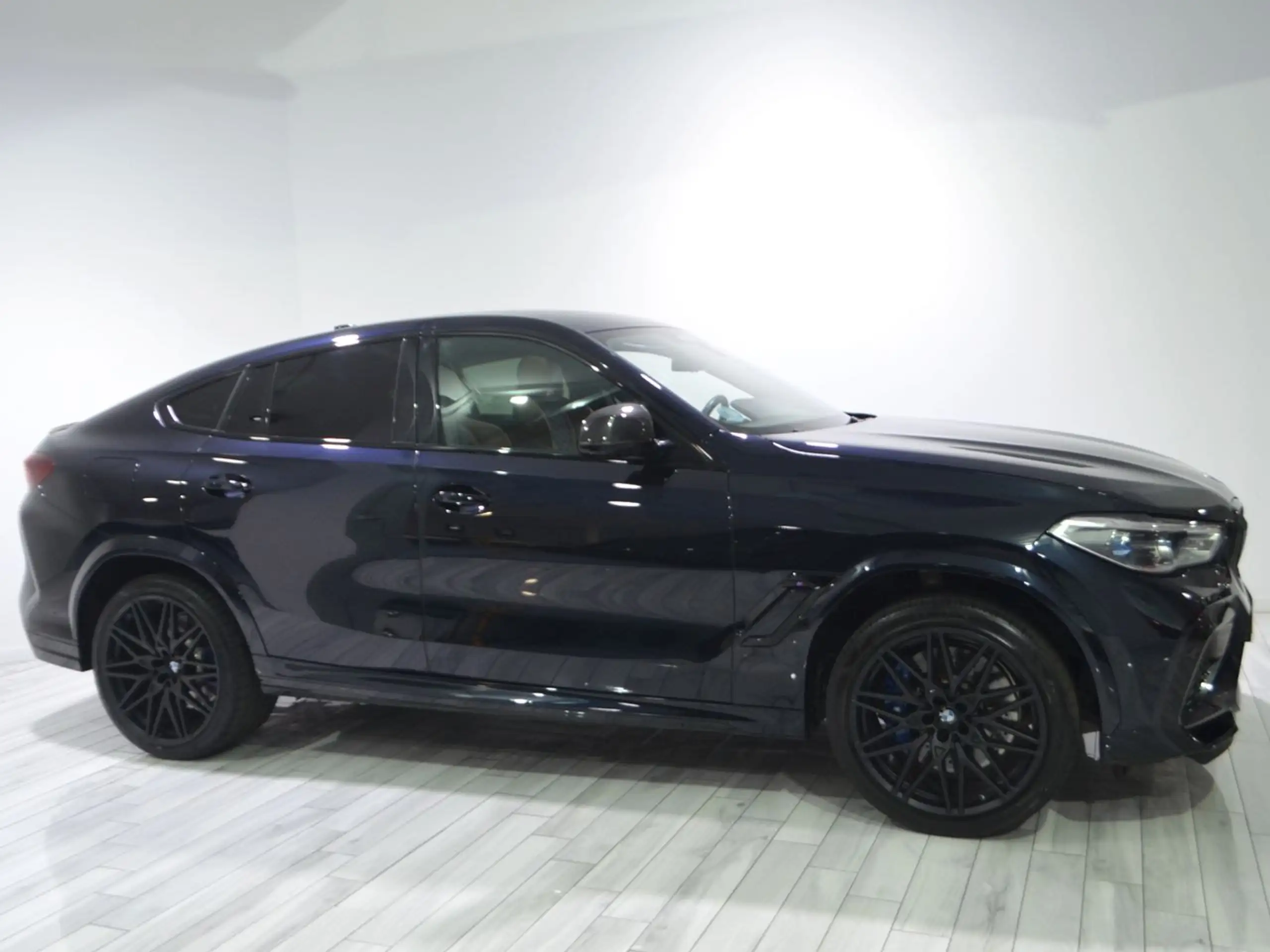 BMW - X6 M