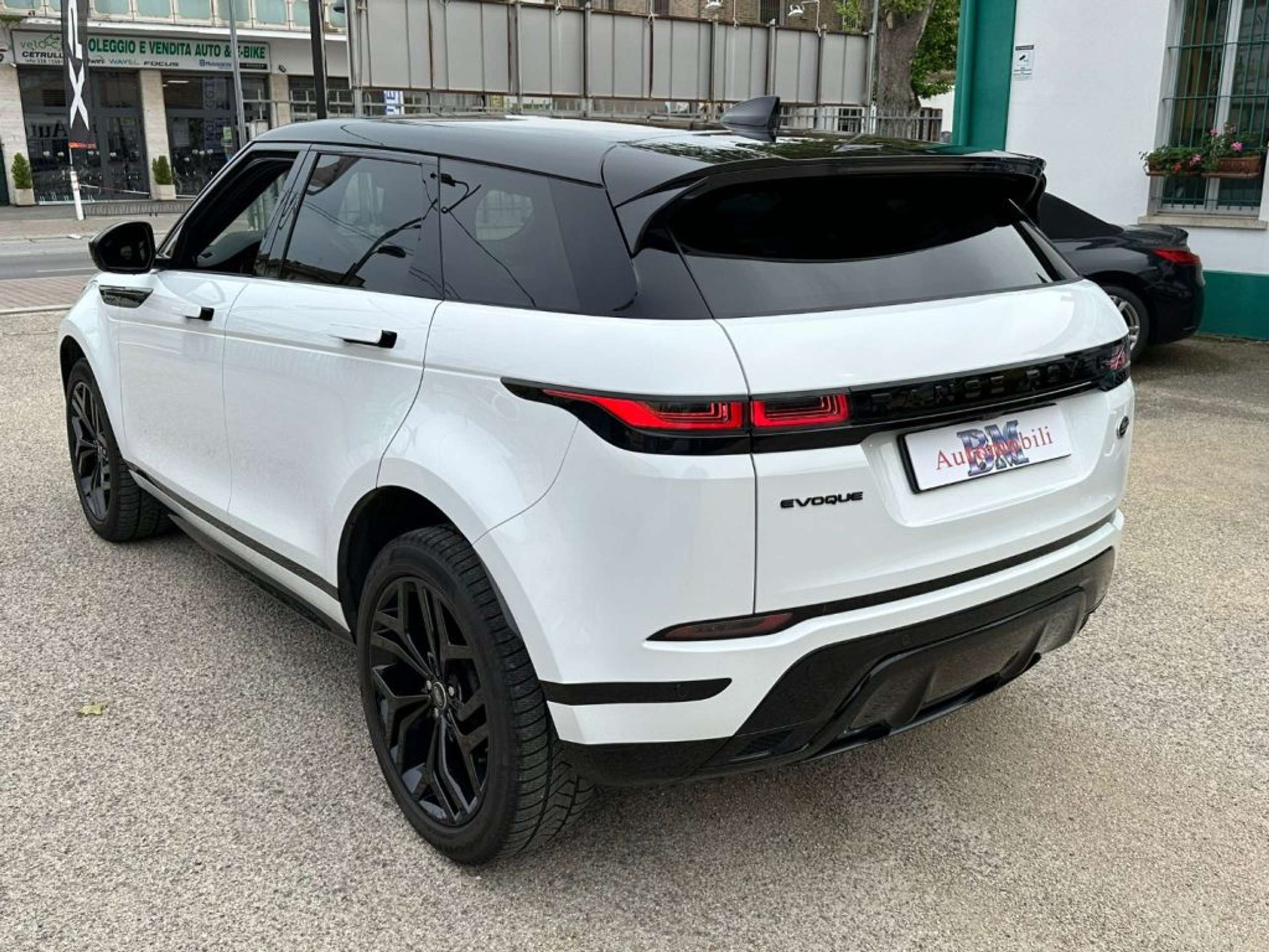 Land Rover - Range Rover Evoque