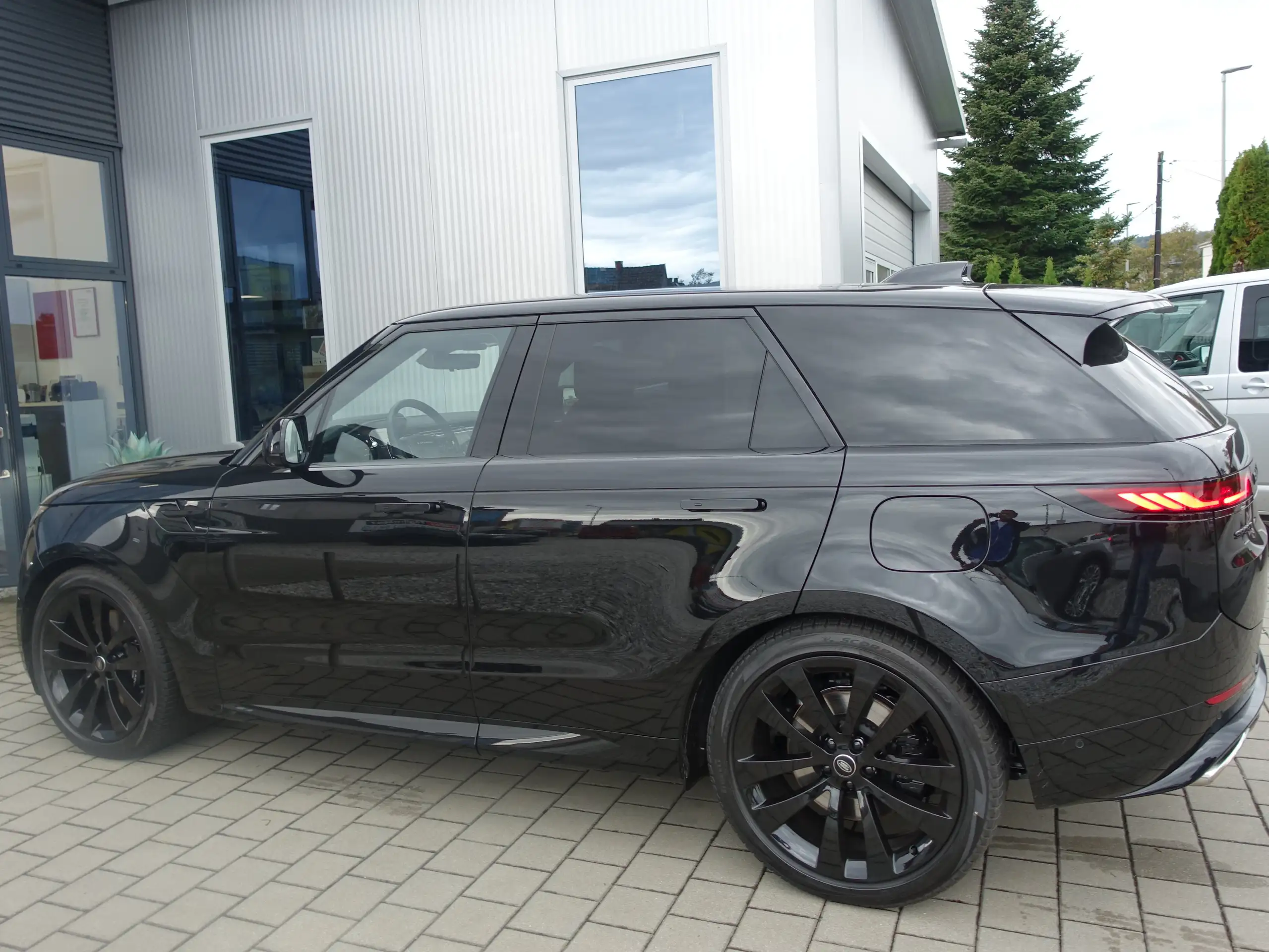 Land Rover - Range Rover Sport