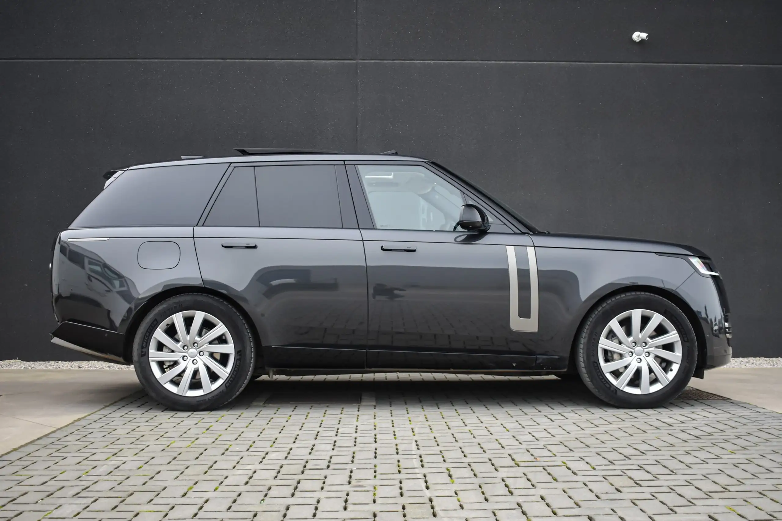 Land Rover - Range Rover