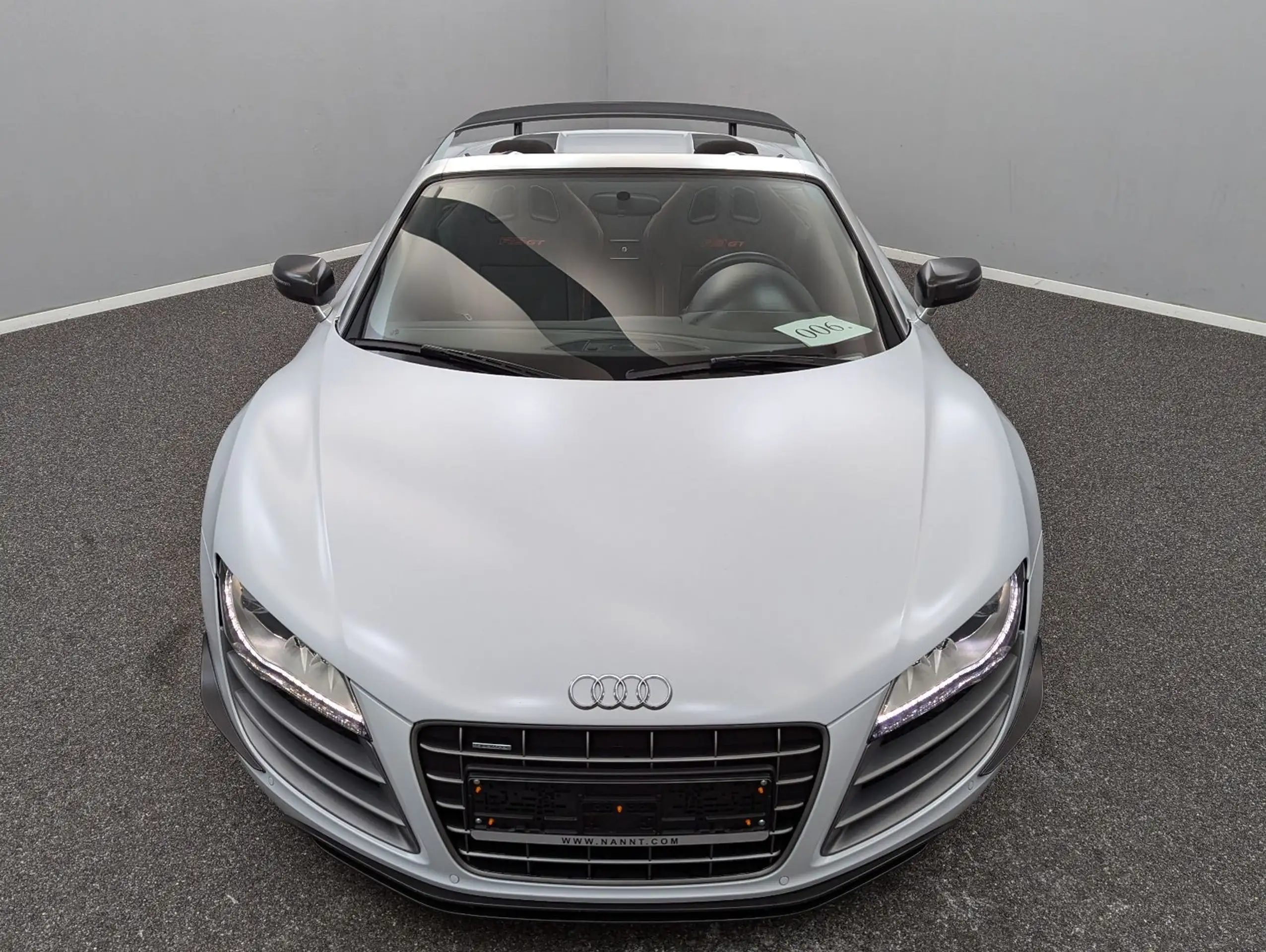 Audi - R8