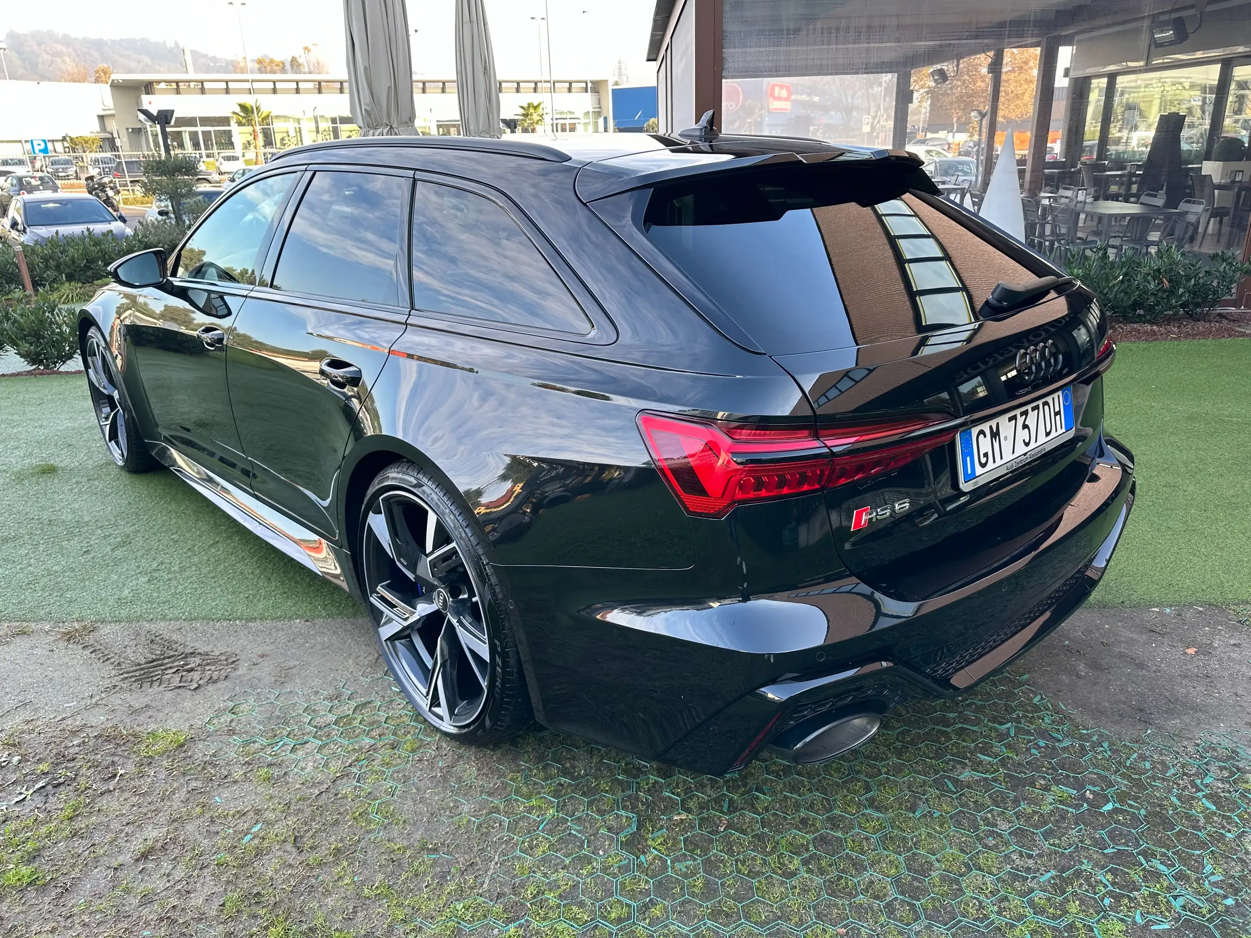 Audi - RS6