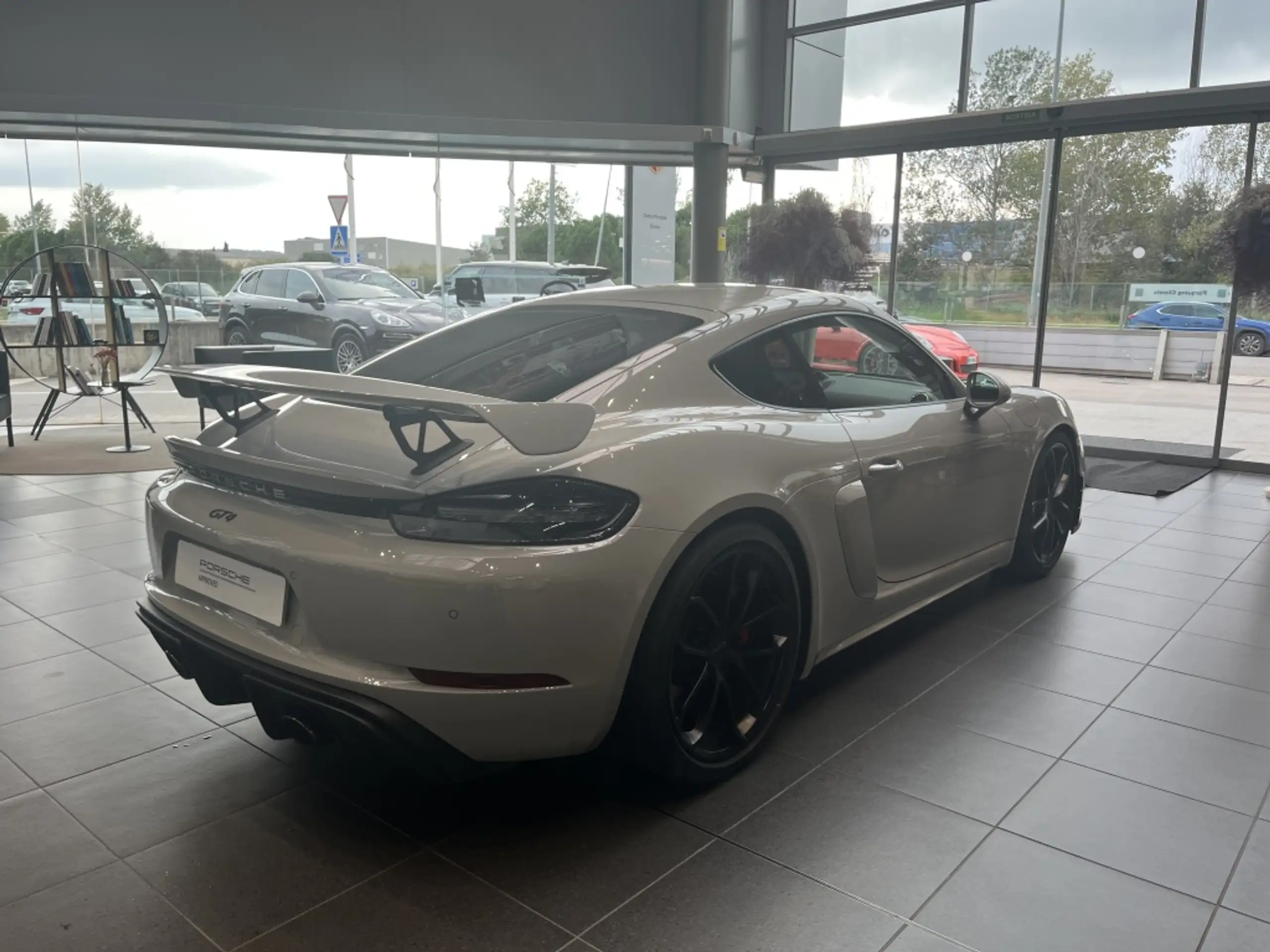 Porsche - Cayman