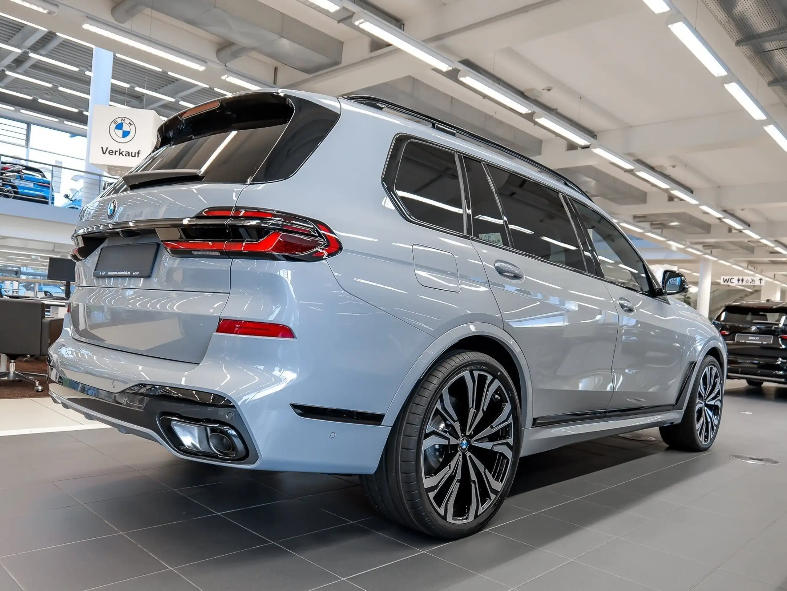 BMW - X7