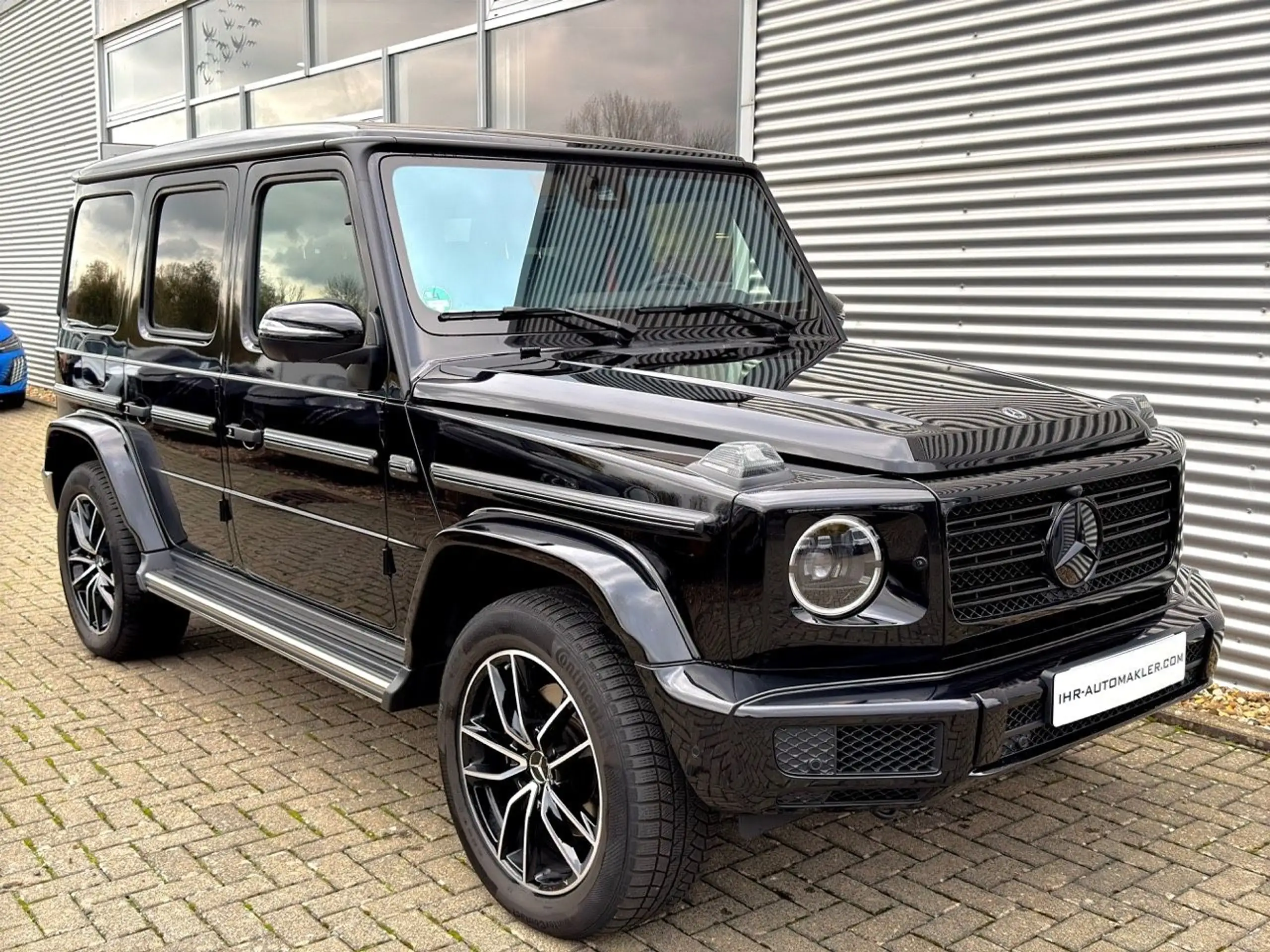 Mercedes-Benz - G 400