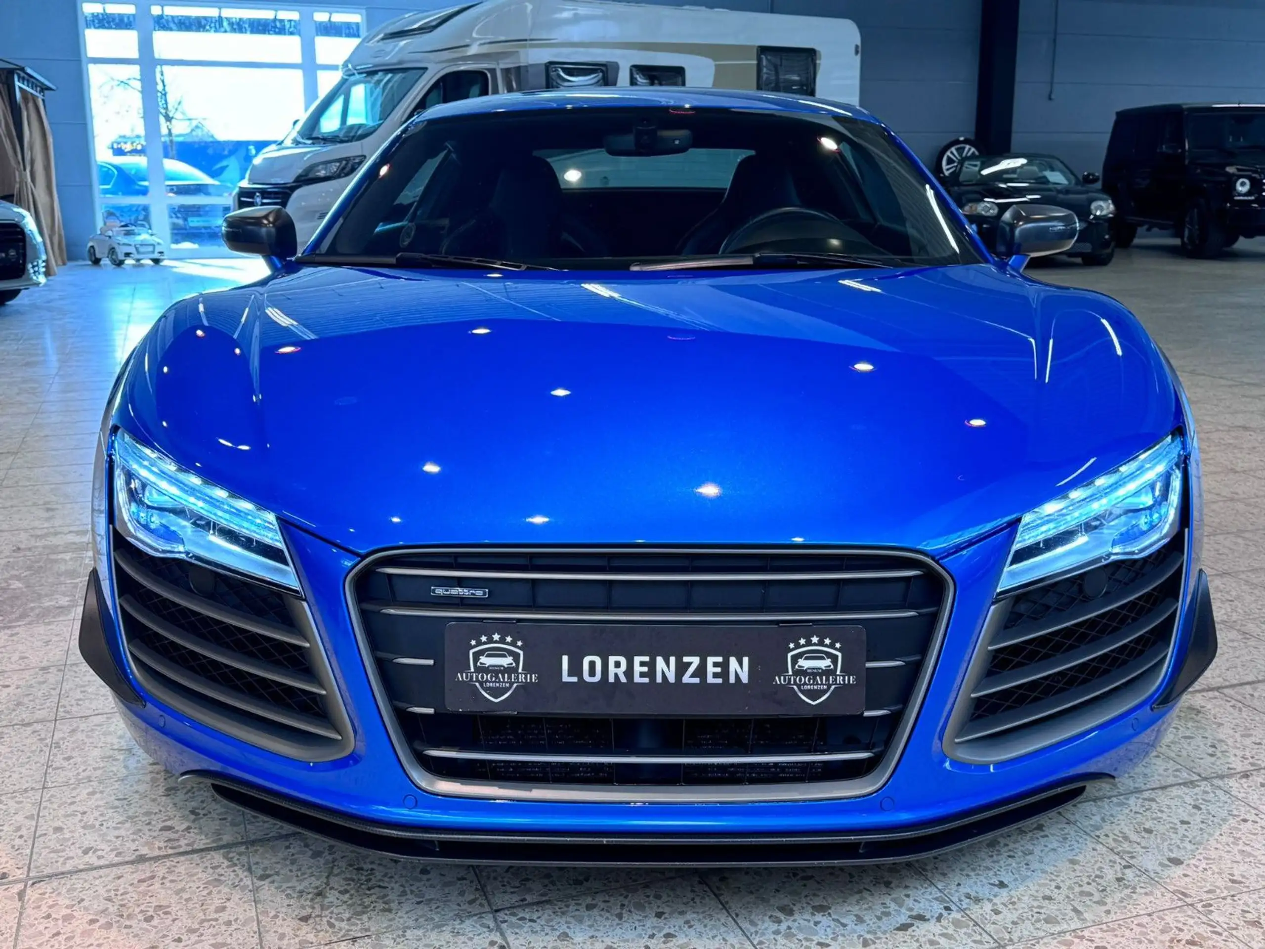 Audi - R8