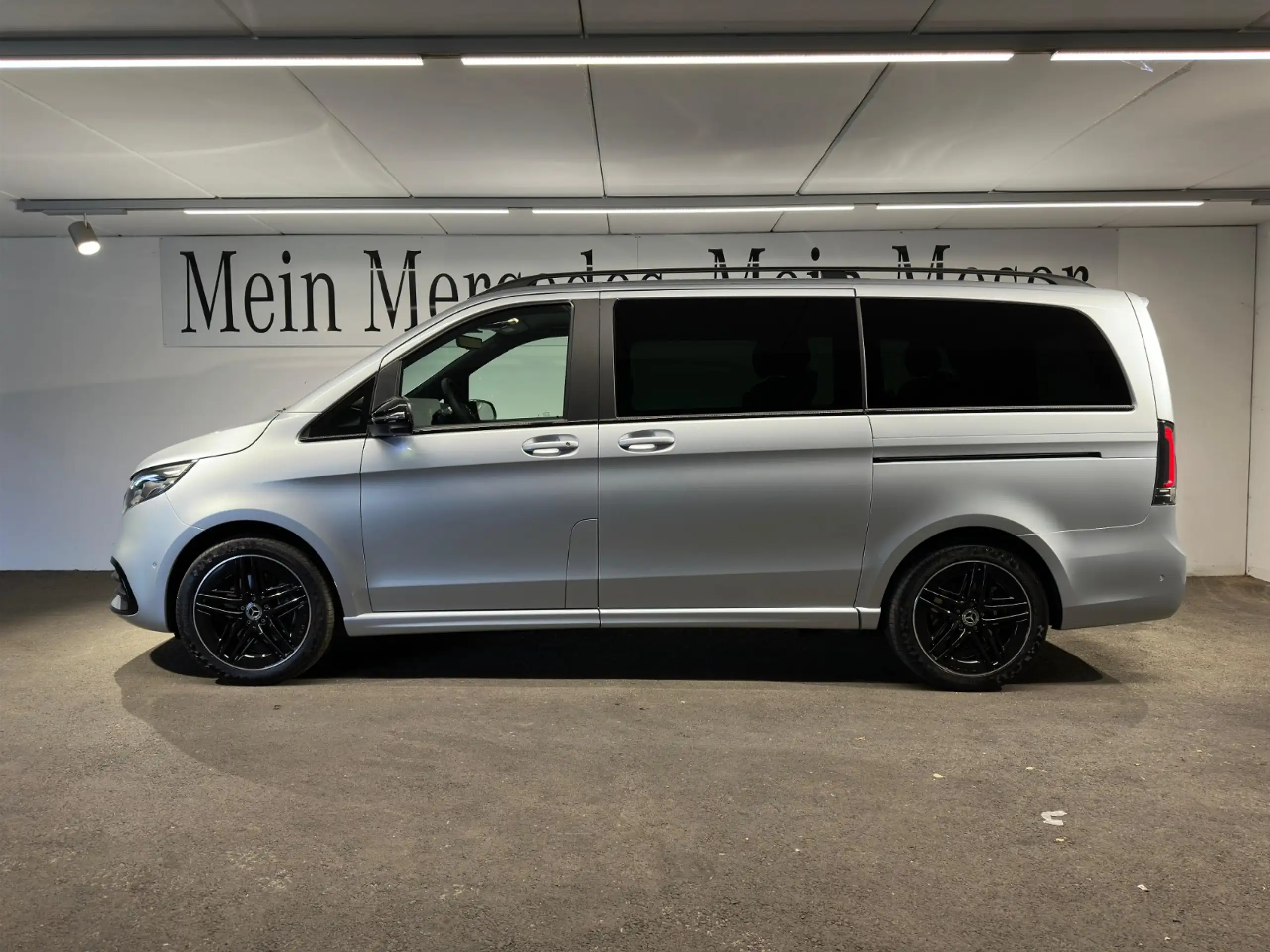 Mercedes-Benz - V 300