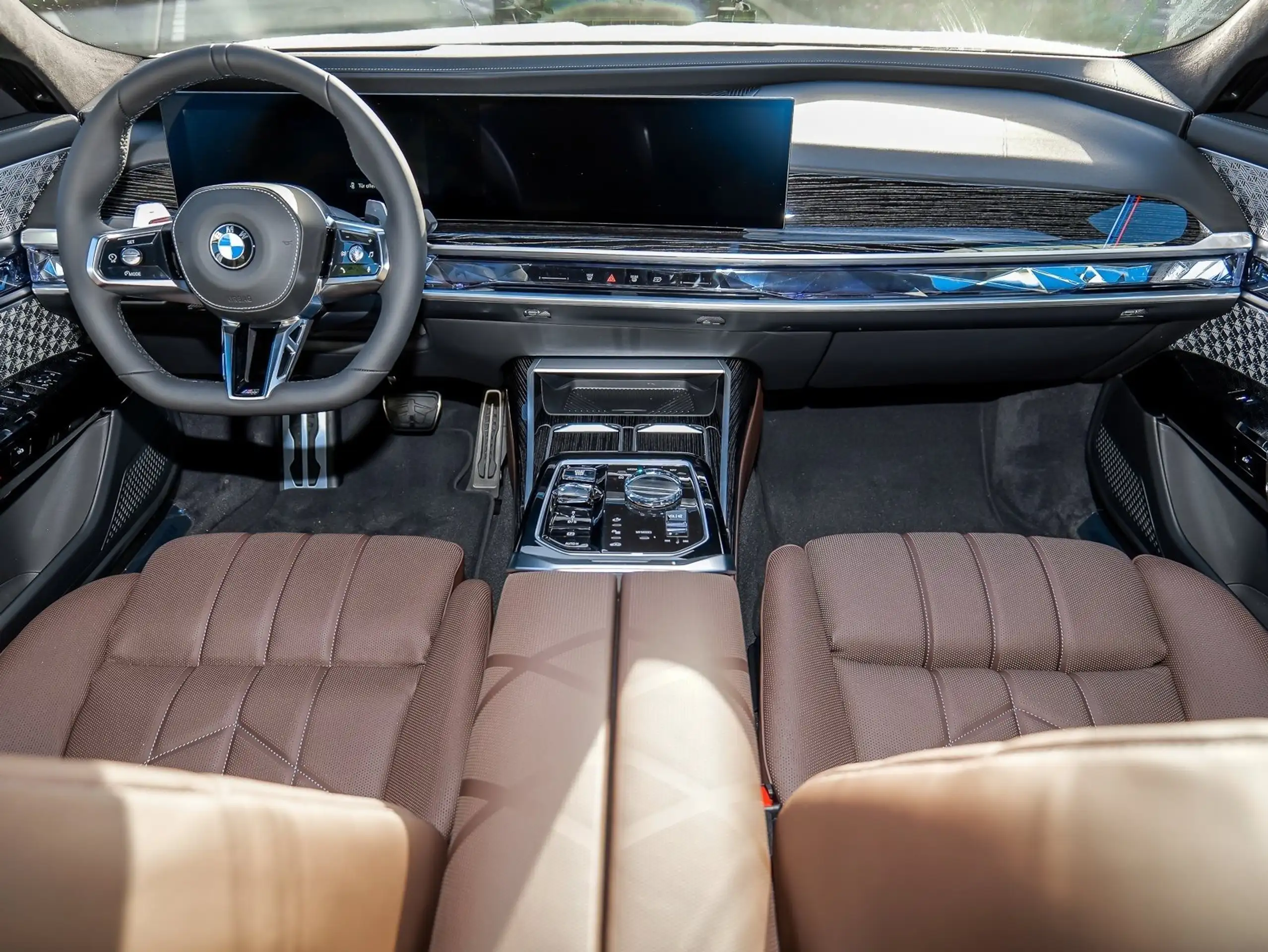 BMW - 740